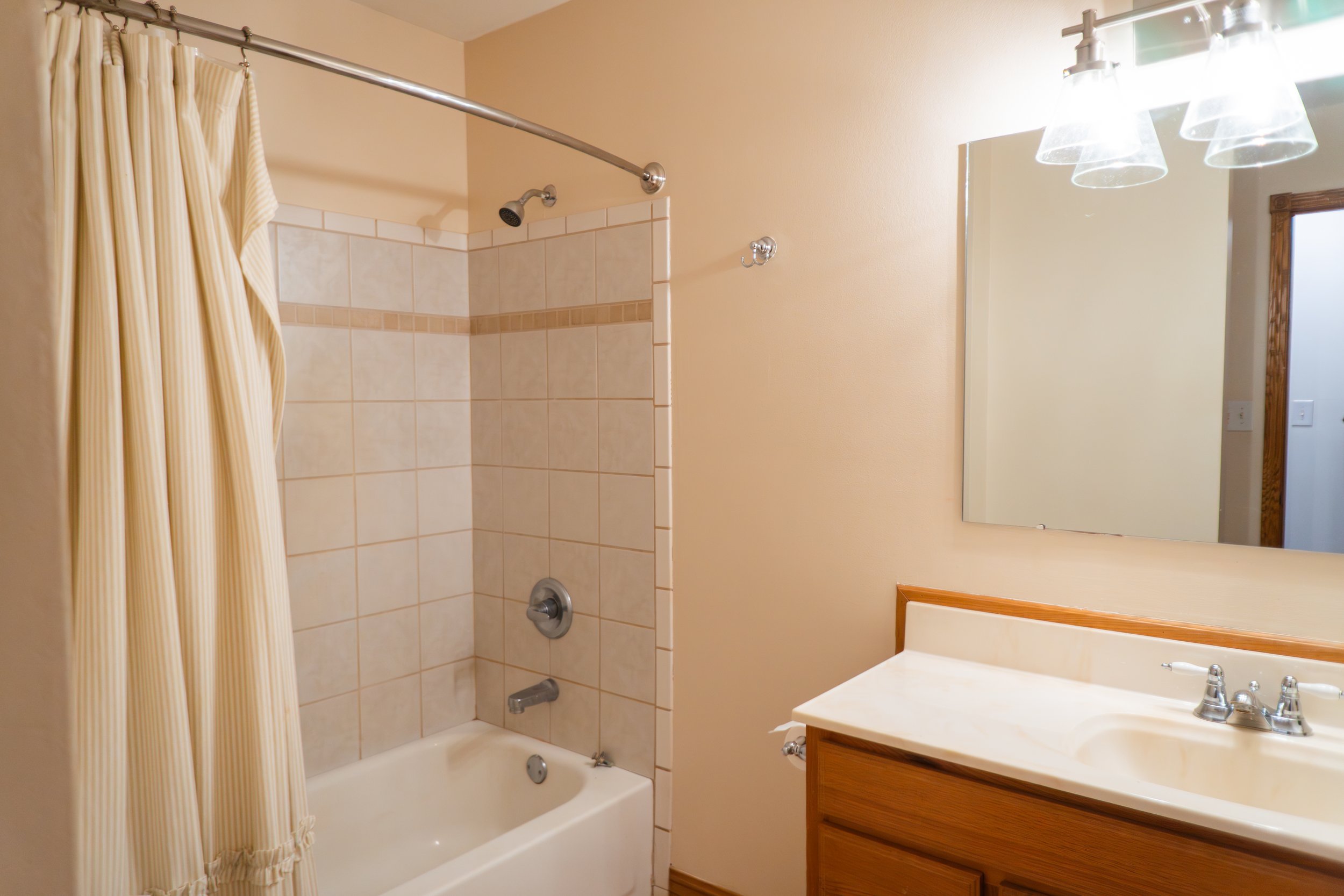 9565 edgewater-10.jpg