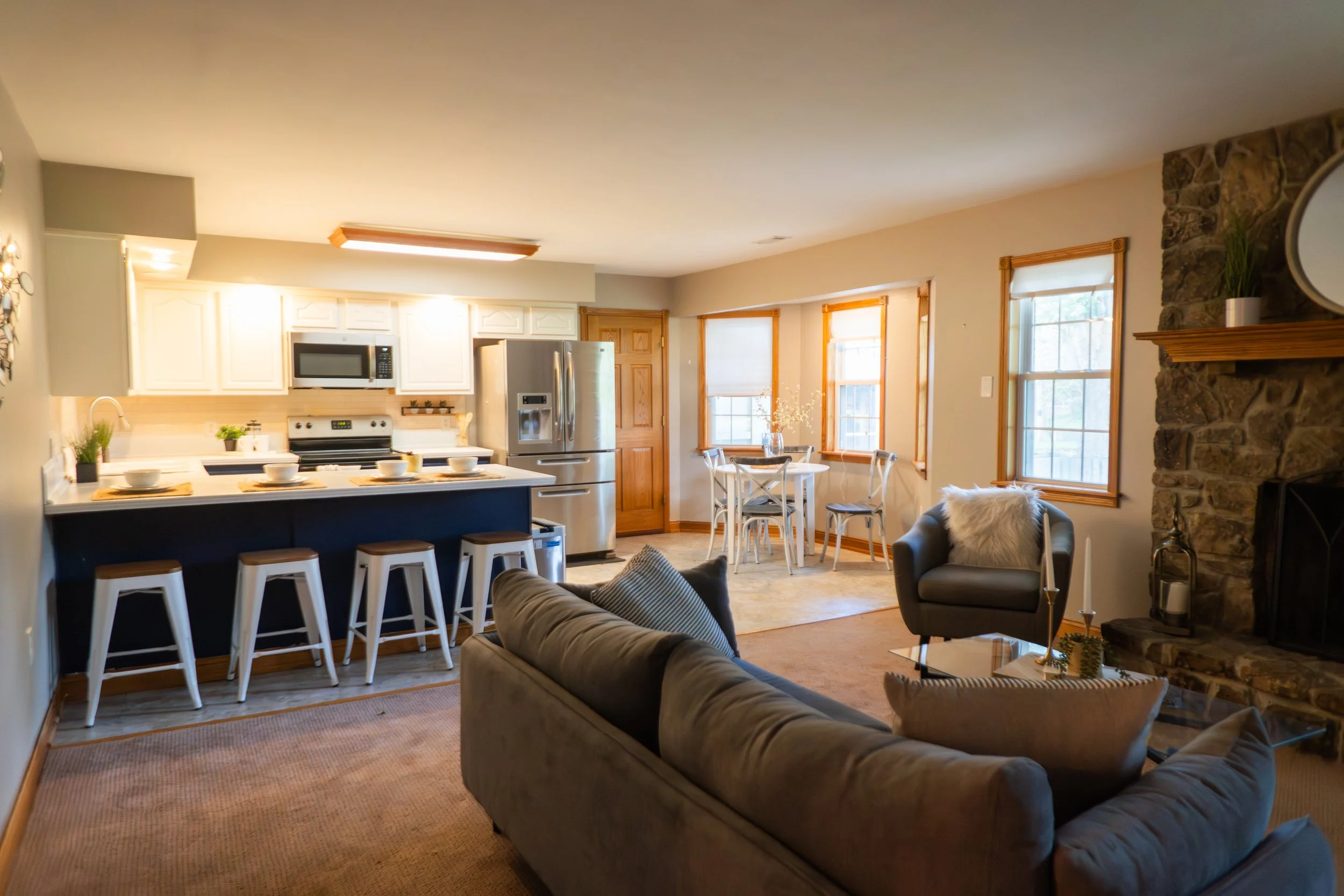 9565 edgewater-6.jpg
