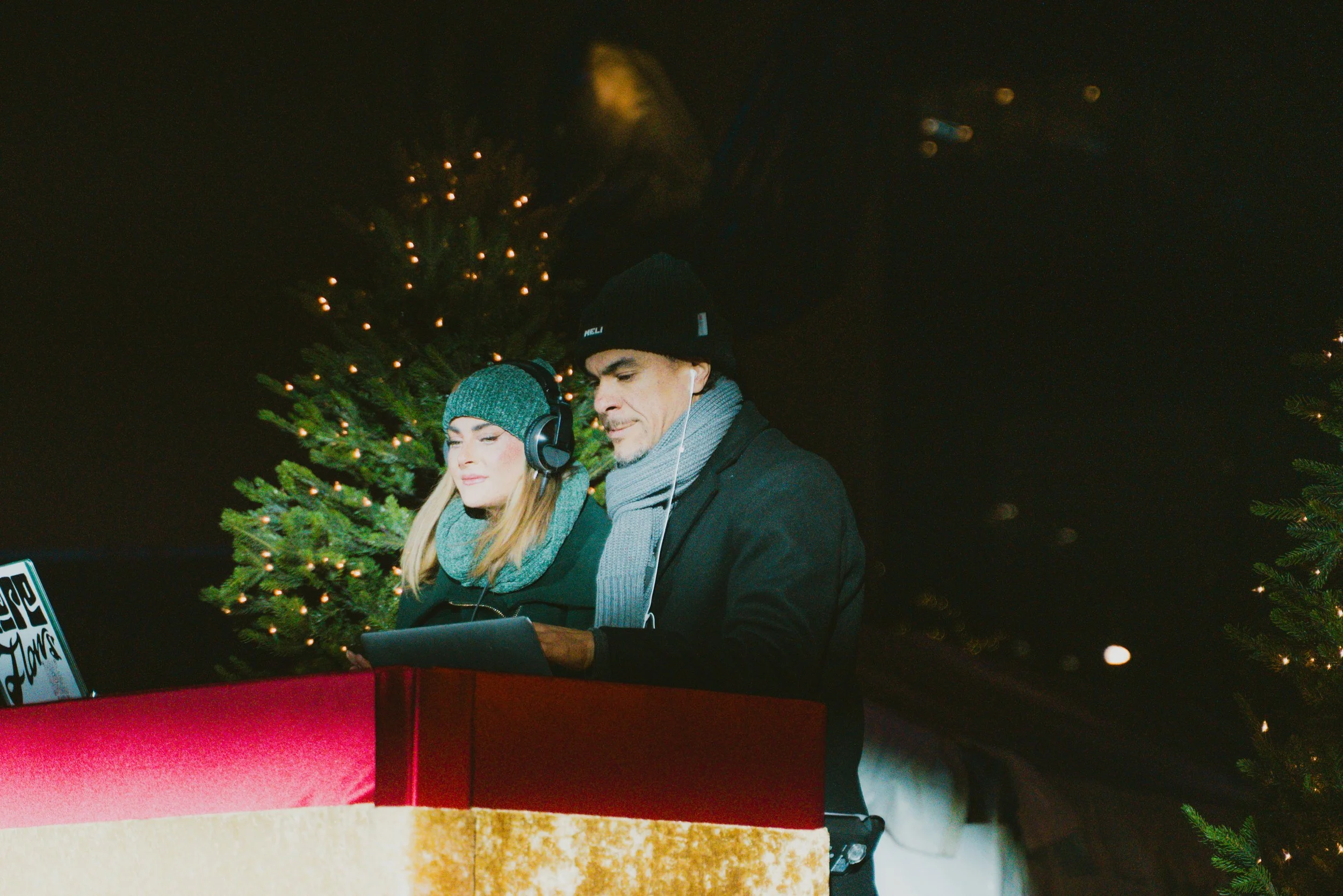 tree lighting 2025-12.jpg