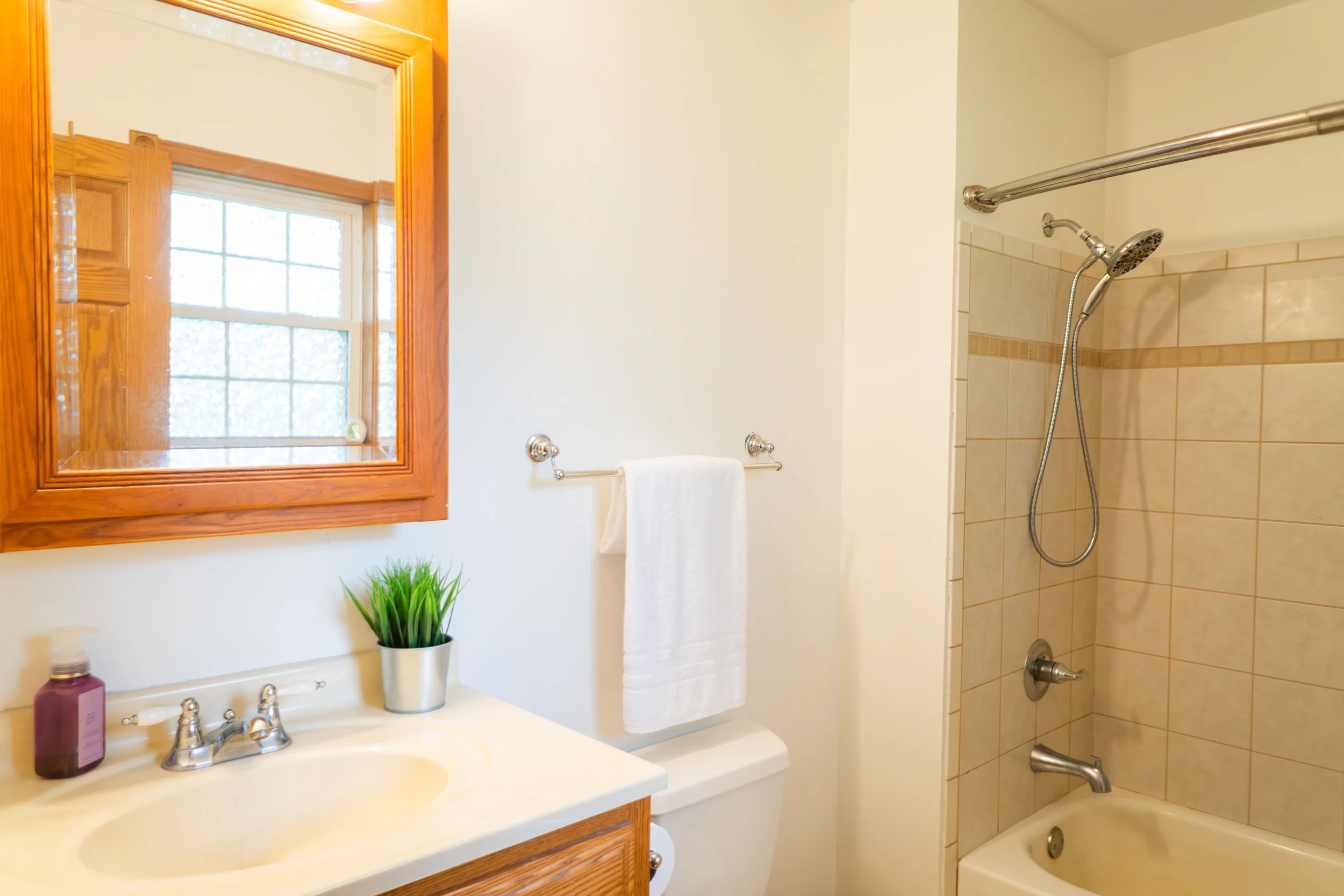 9565 edgewater-26.jpg
