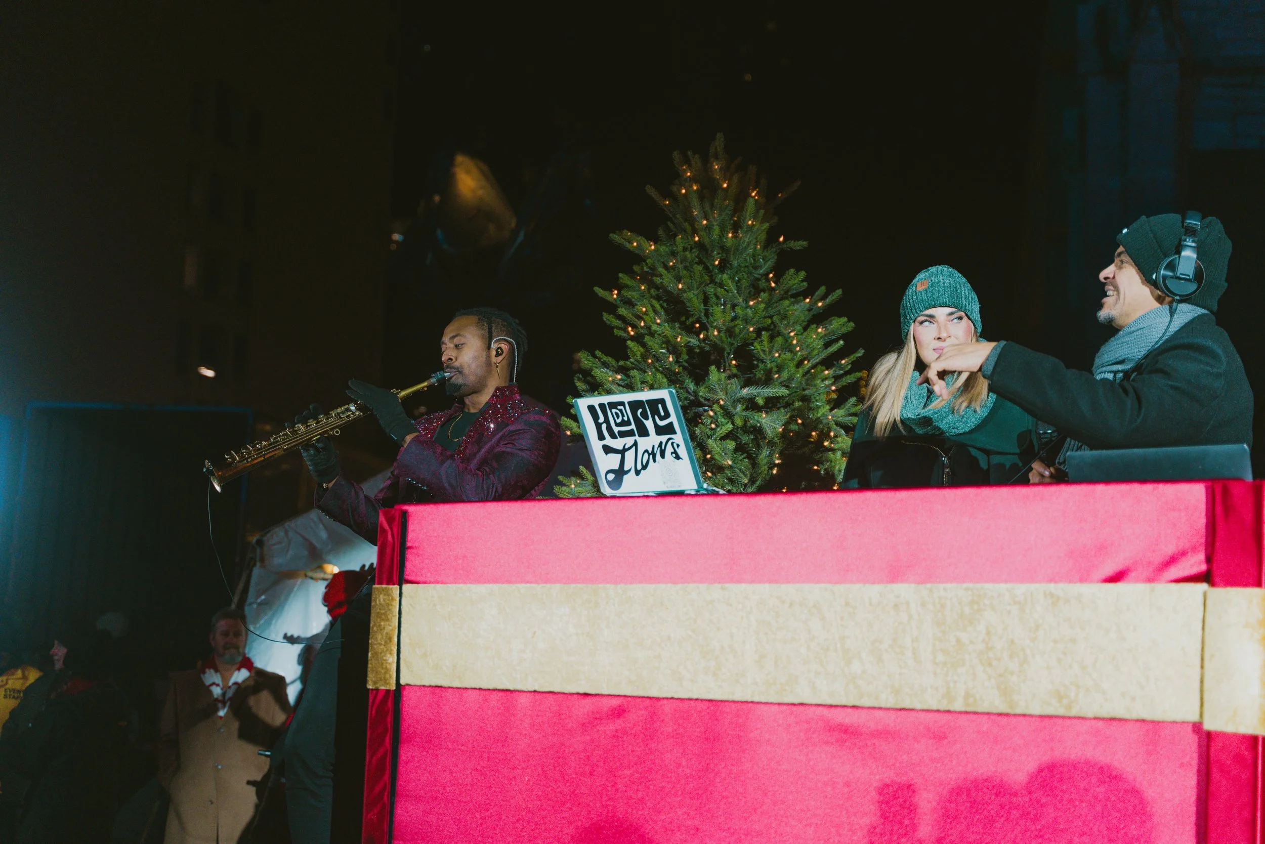 tree lighting 2025-28.jpg