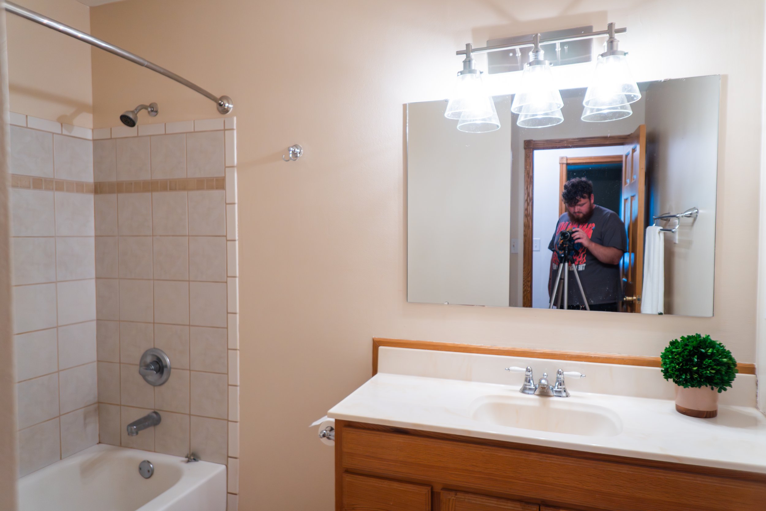 9565 edgewater-16.jpg
