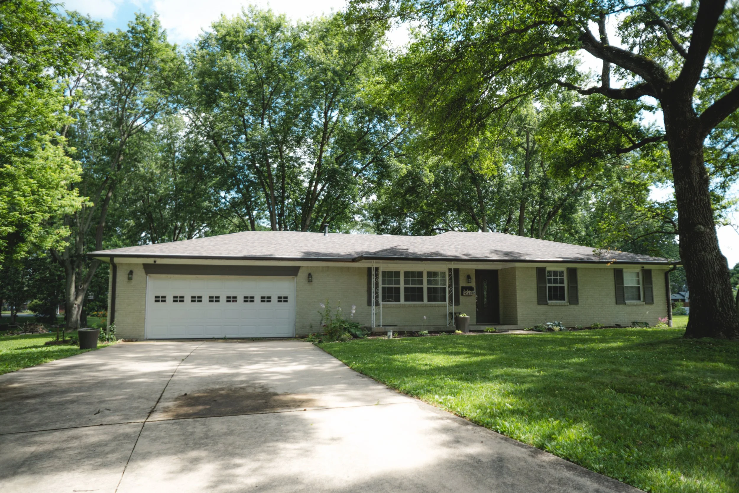 9565 edgewater.jpg