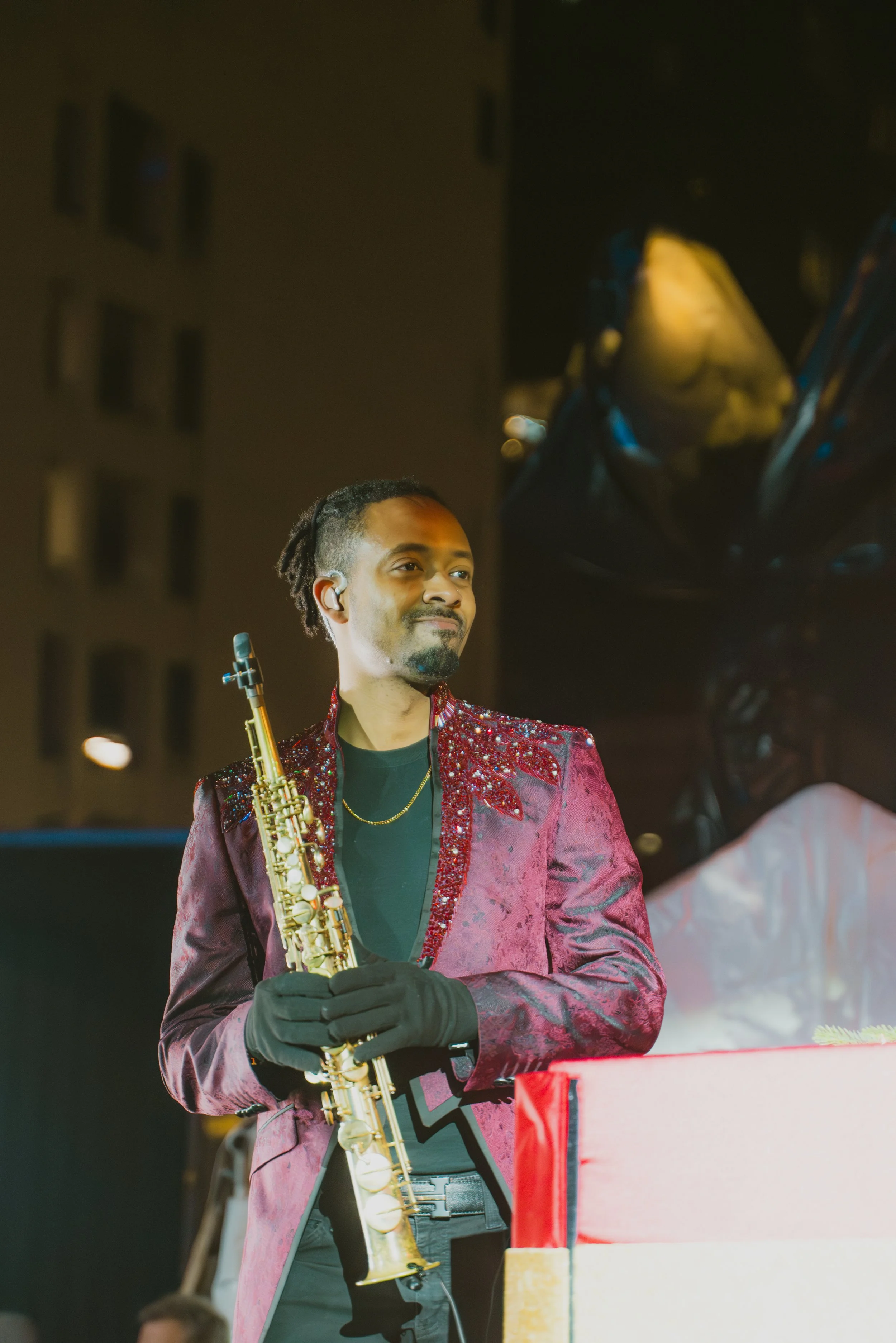 tree lighting 2025-25.jpg