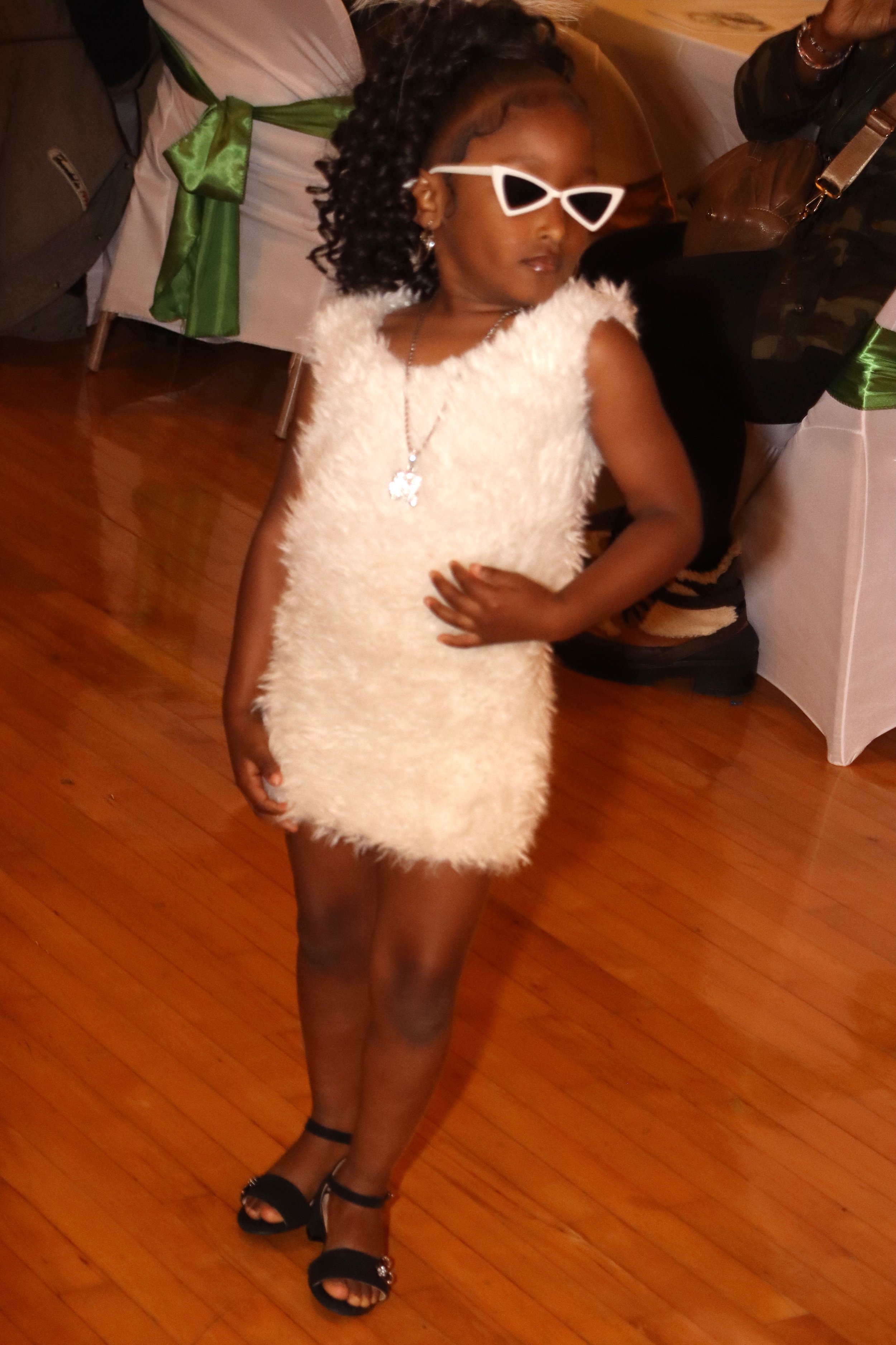 fashion kid white4.JPG