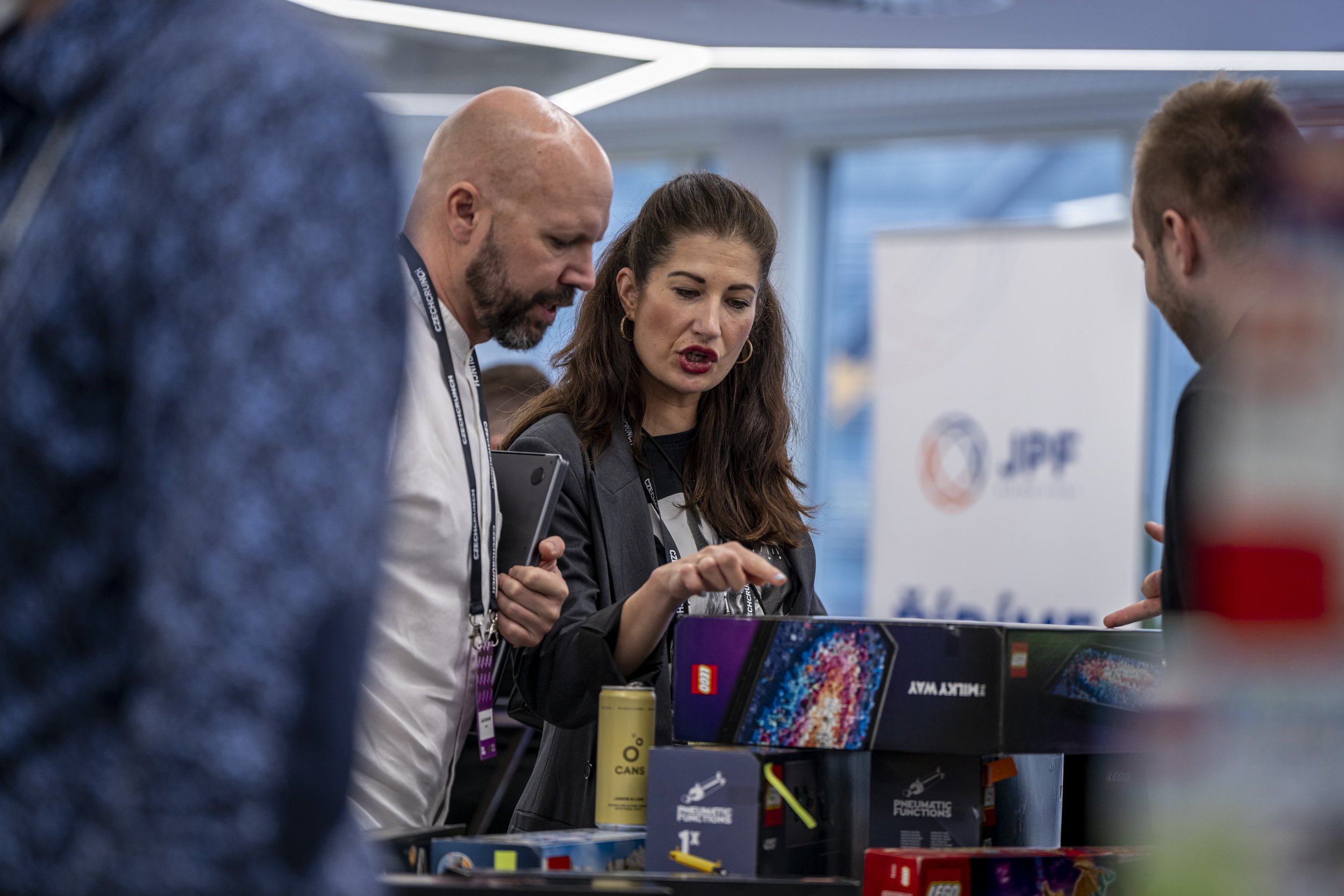 jiri-silha-money-maker-2024-attendee-interaction-04.jpg