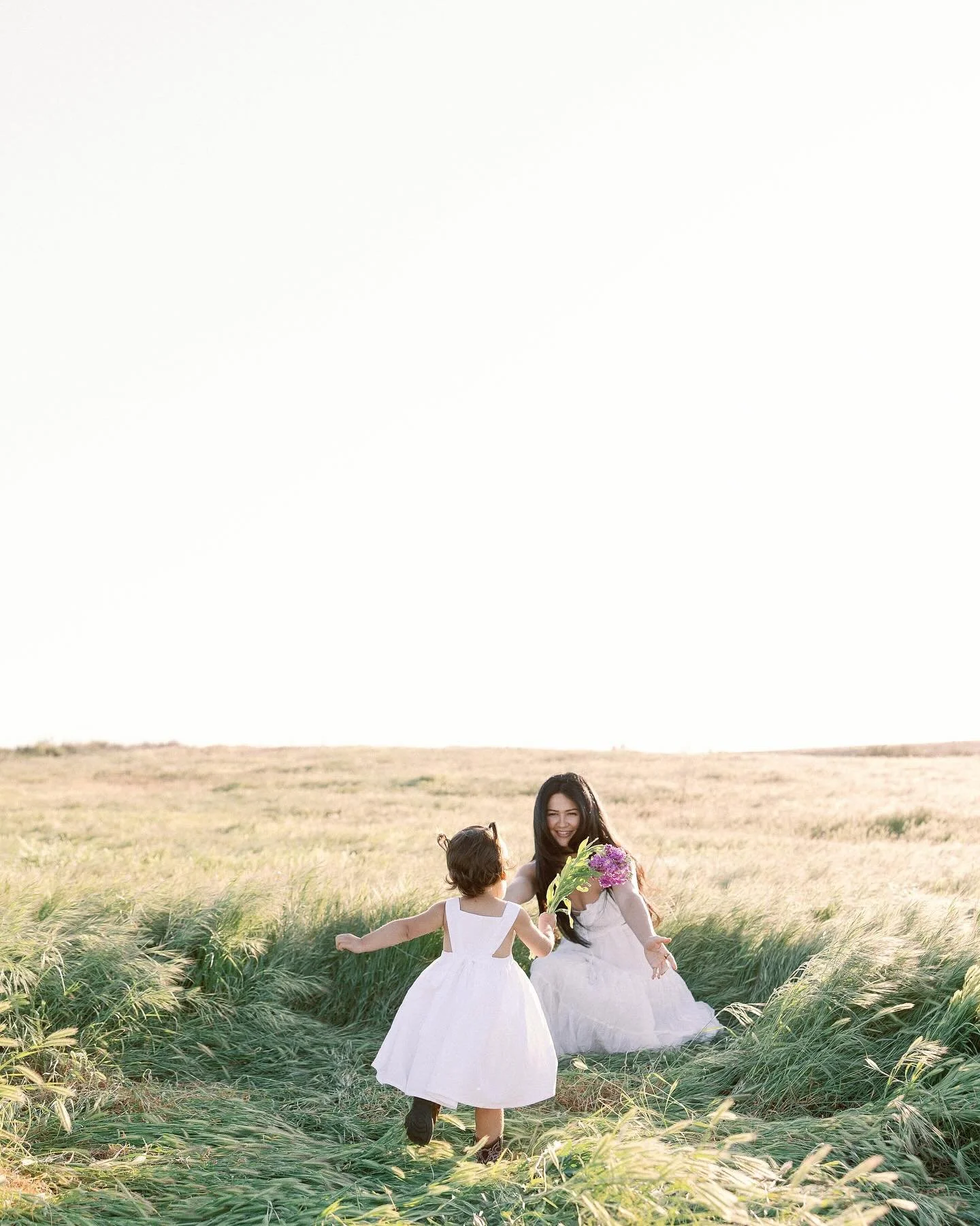 Tiny hands and a whole lot of love 🌷