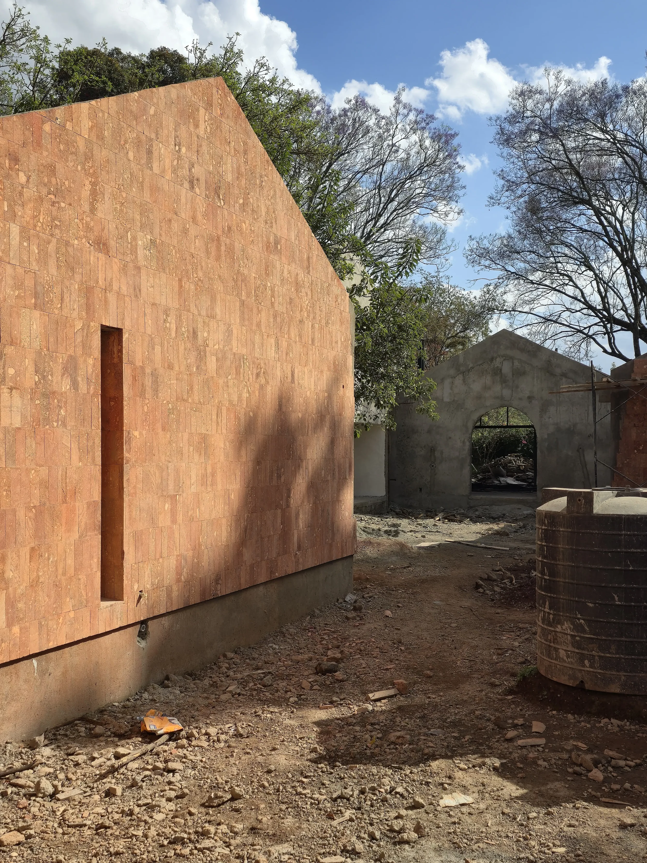 Monolithic Structure.webp