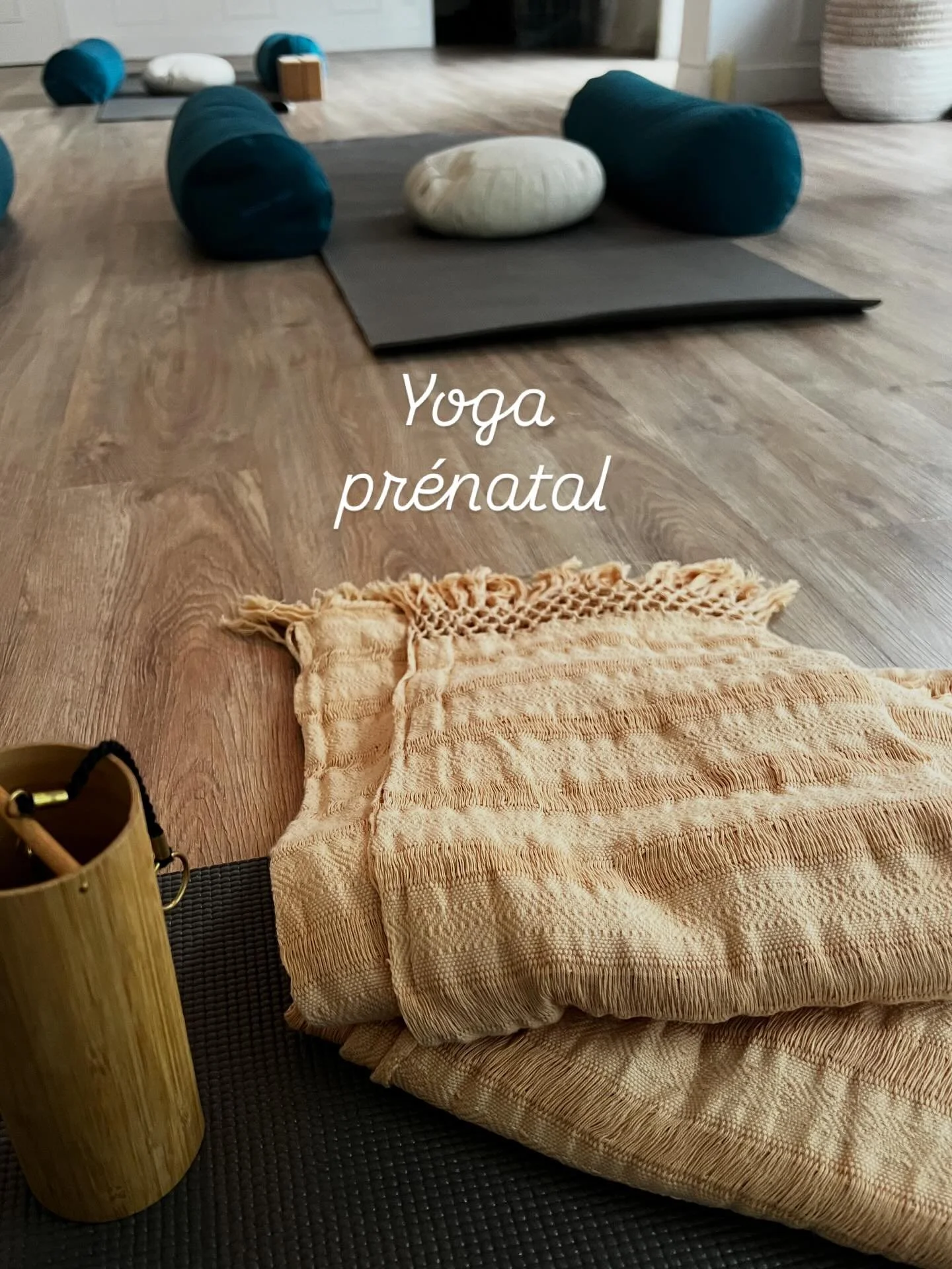 Un doux partenaire&hellip; 

Ce matin, j&rsquo;ai apport&eacute; des Rebozo au cours de yoga pr&eacute;natal du samedi au studio @pure.yogastudio 

Un temps pour explorer des postures et des mouvements qui soulagent le dos, le bassin, et les tensions