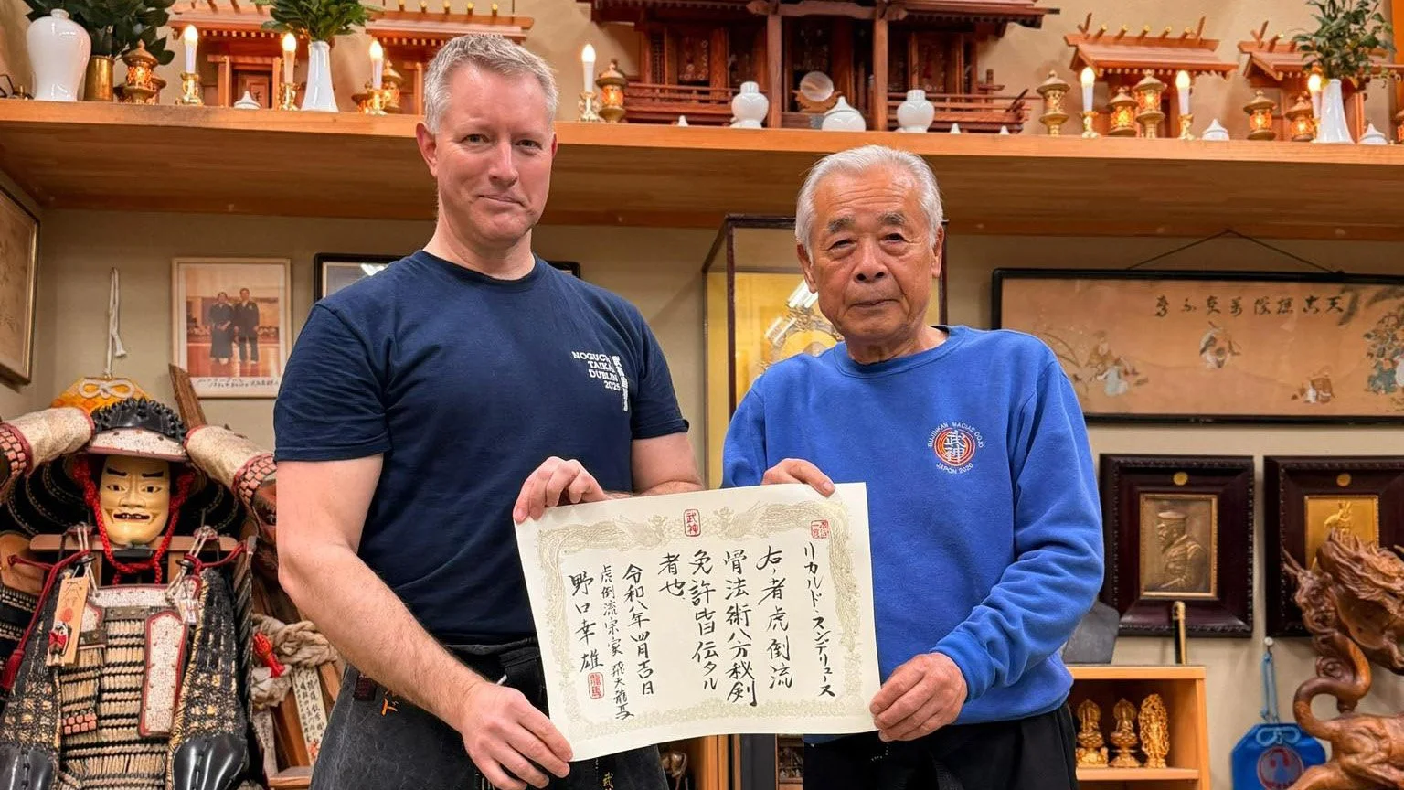 Rikard Sundelius tilldelas Menkyo Kaiden i Koto Ryū Koppōjutsu