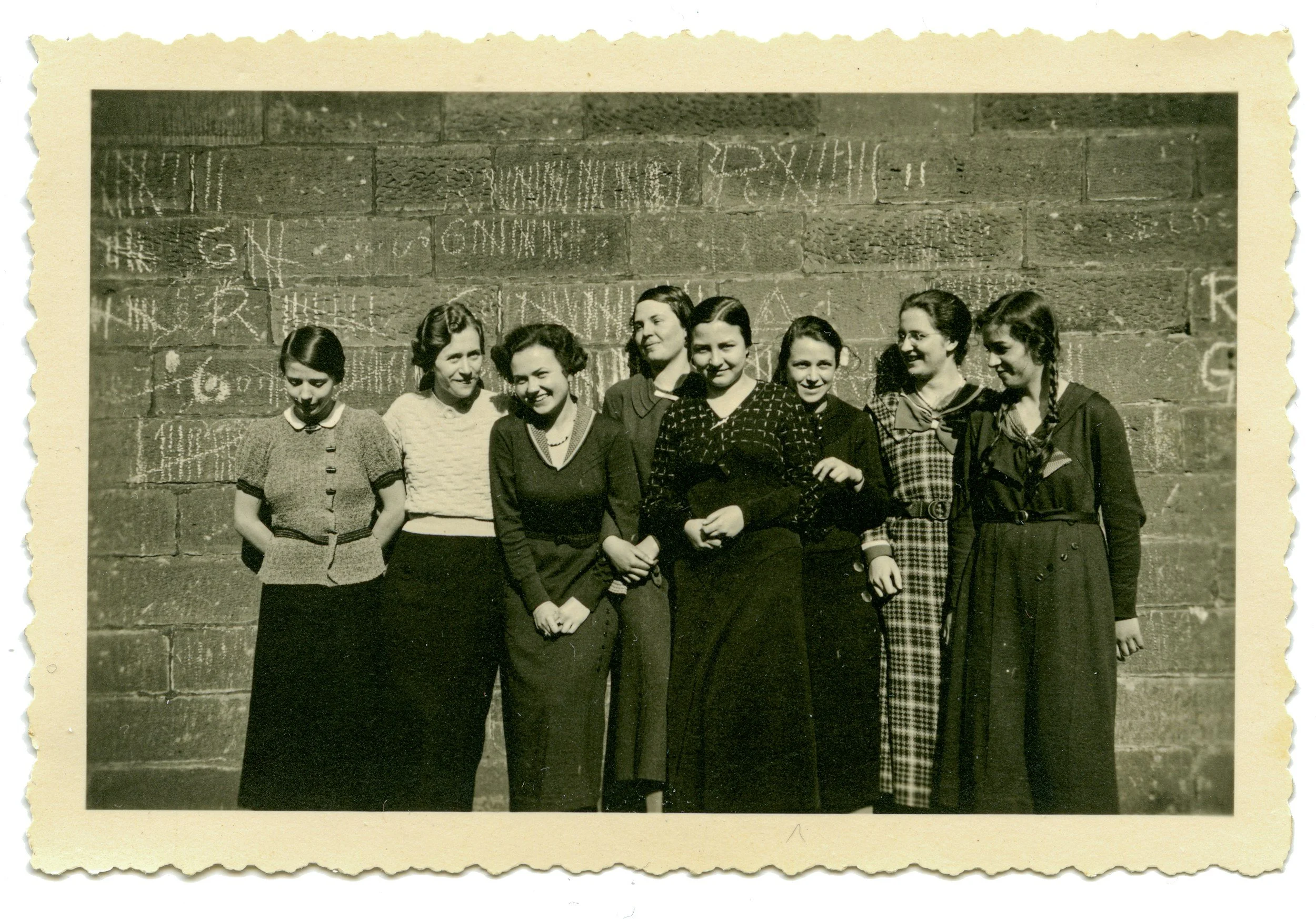 “Коня на скаку остановит, в горящую избу войдёт»: культурный интроект сильной женщины, передающийся из поколения в поколение.