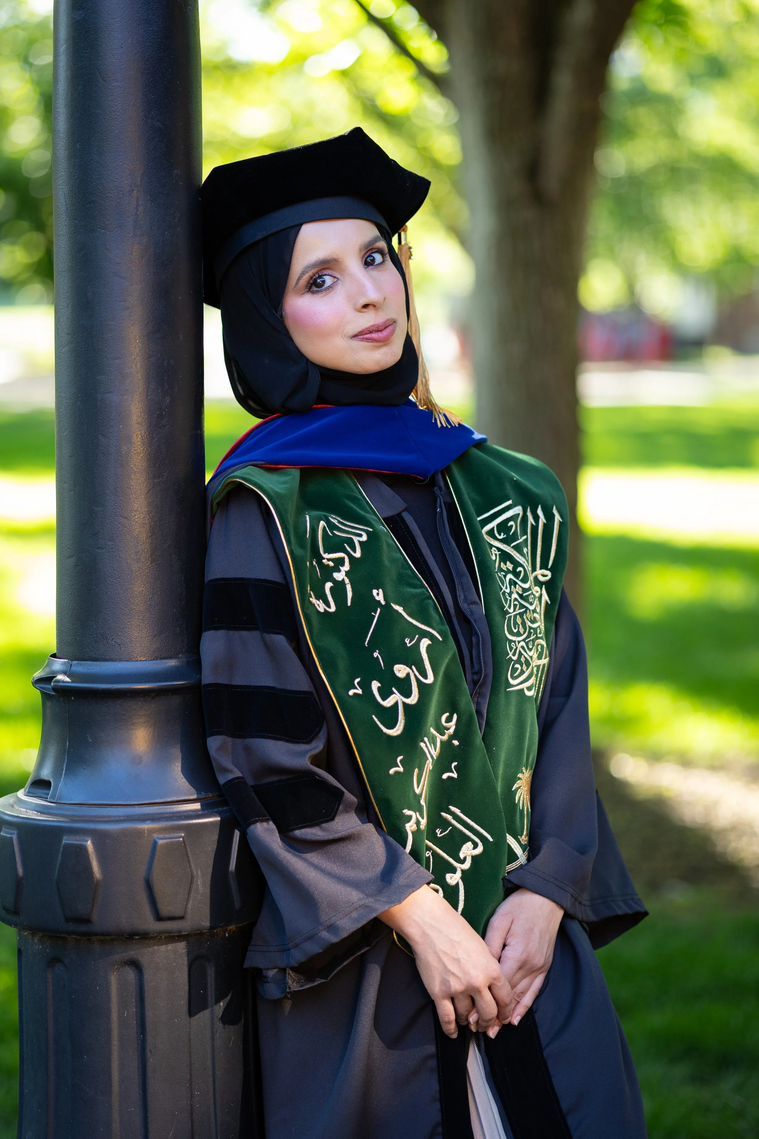 Roisin&Arwa-GradPortraits-SneakPeeks-GBouchonvillePhoto-2.jpg