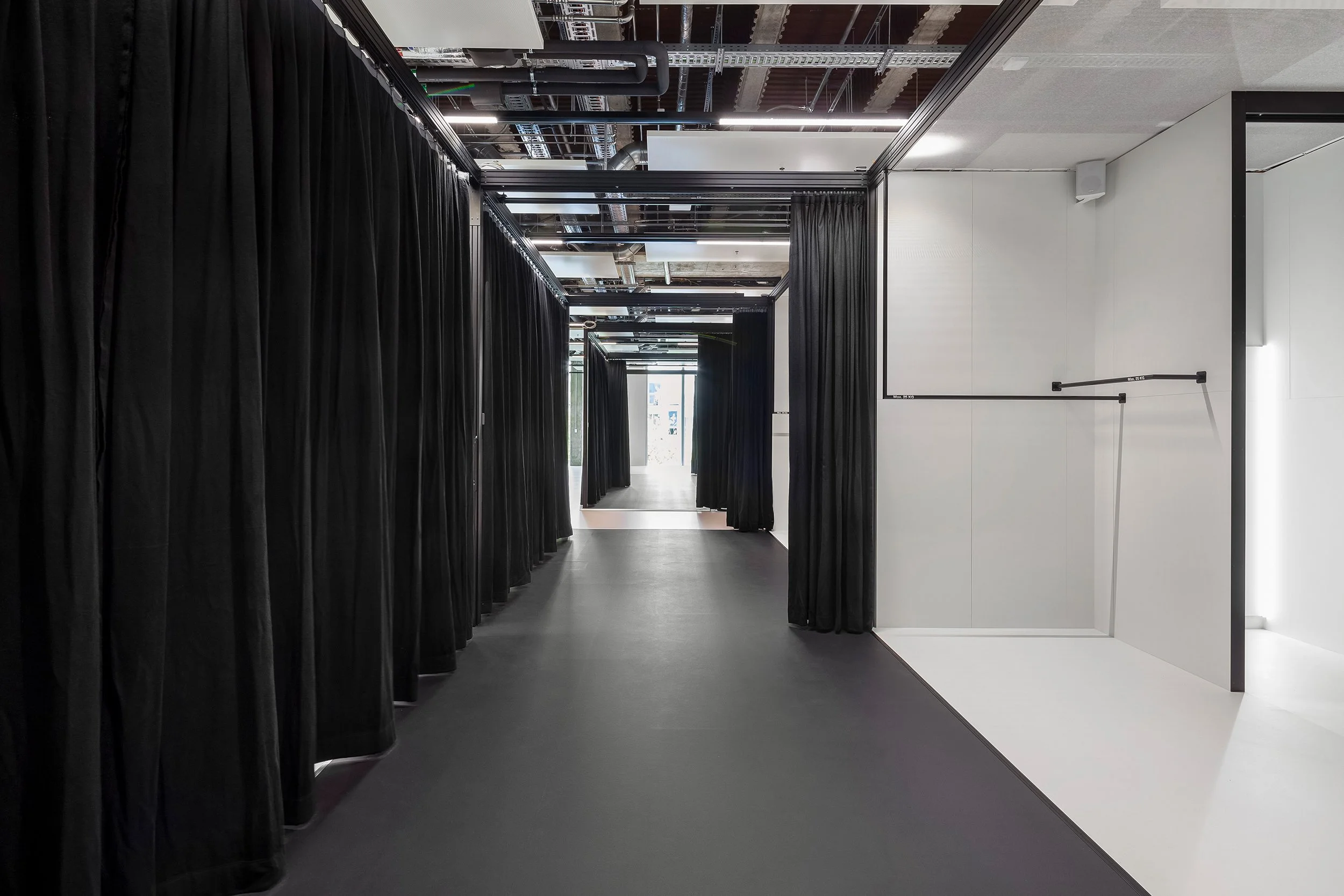 Modular Product Description Page Ecommerce Photography Sets Designed by Studio Workflow