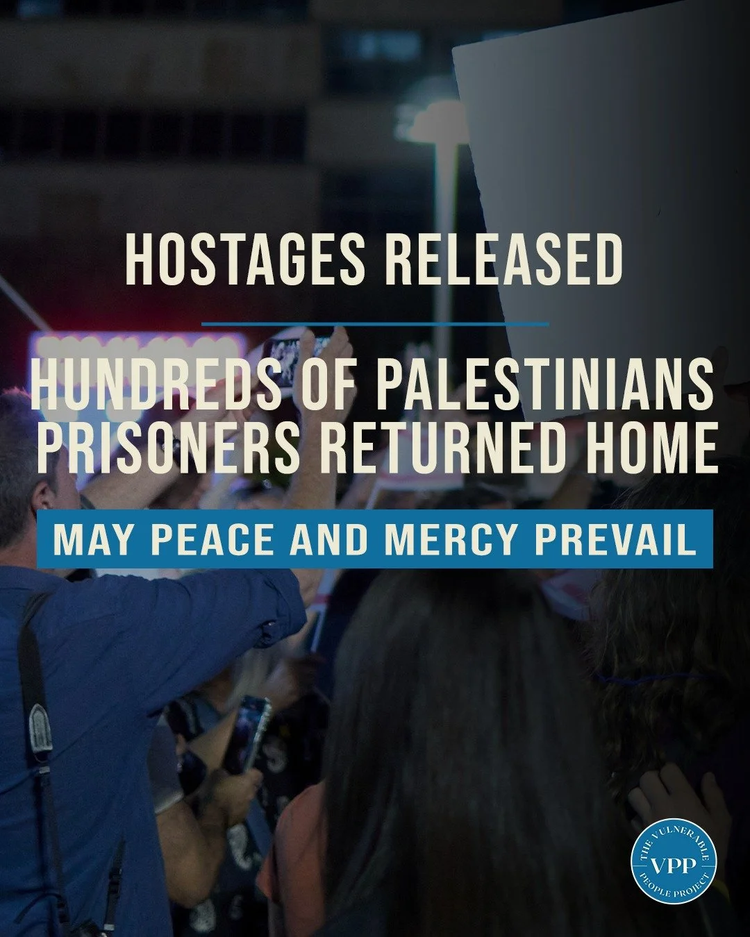 20 hostages have been reunited with their families, and hundreds of Palestinian prisoners have returned home under a new Gaza ceasefire agreement signed by world leaders.
Scenes of tears, relief, and prayer remind us of one truth: every life holds im