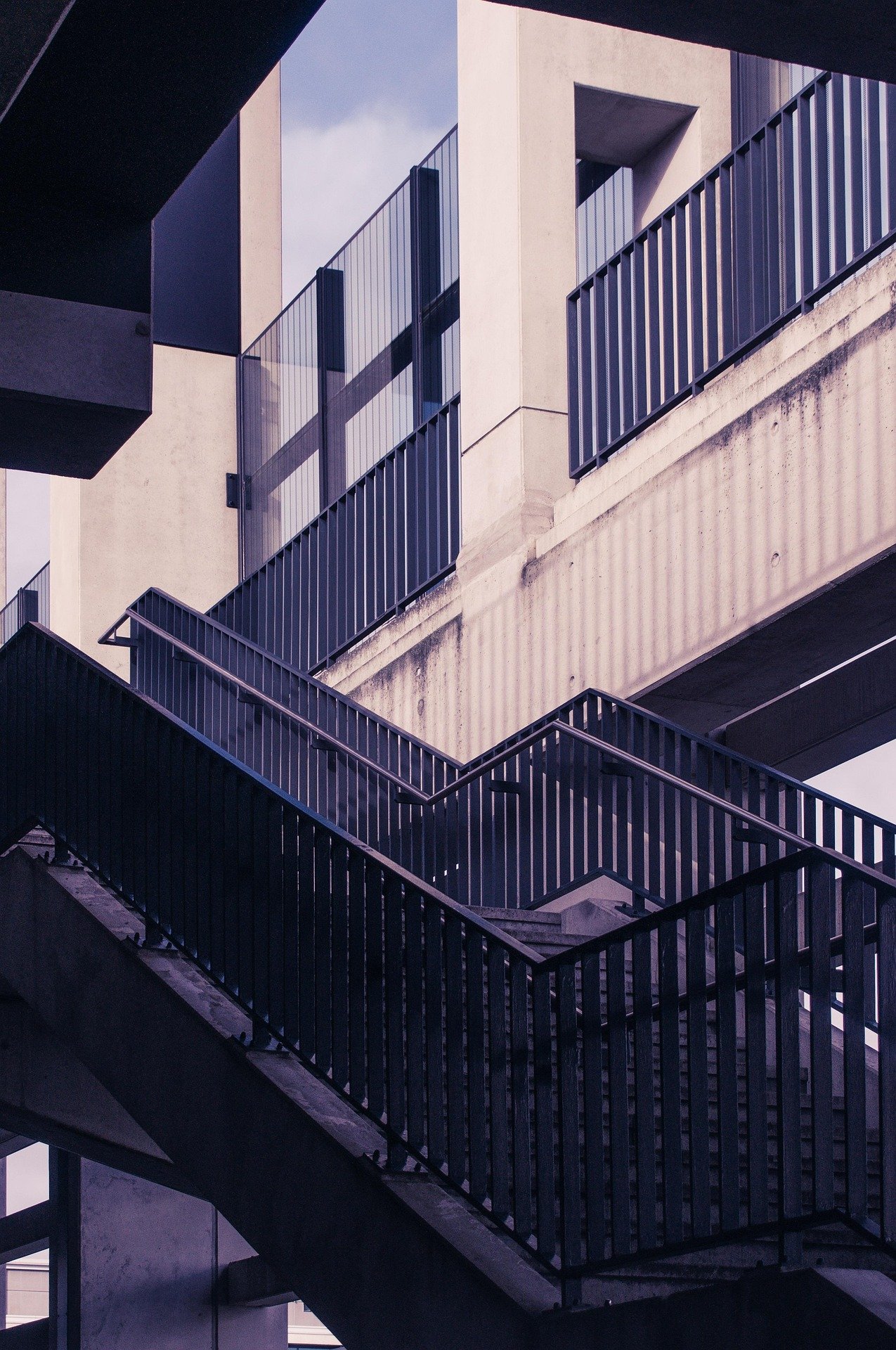 Inspection de béton : Comment détecter les éléments cachés dans une dalle ou une structure en béton?