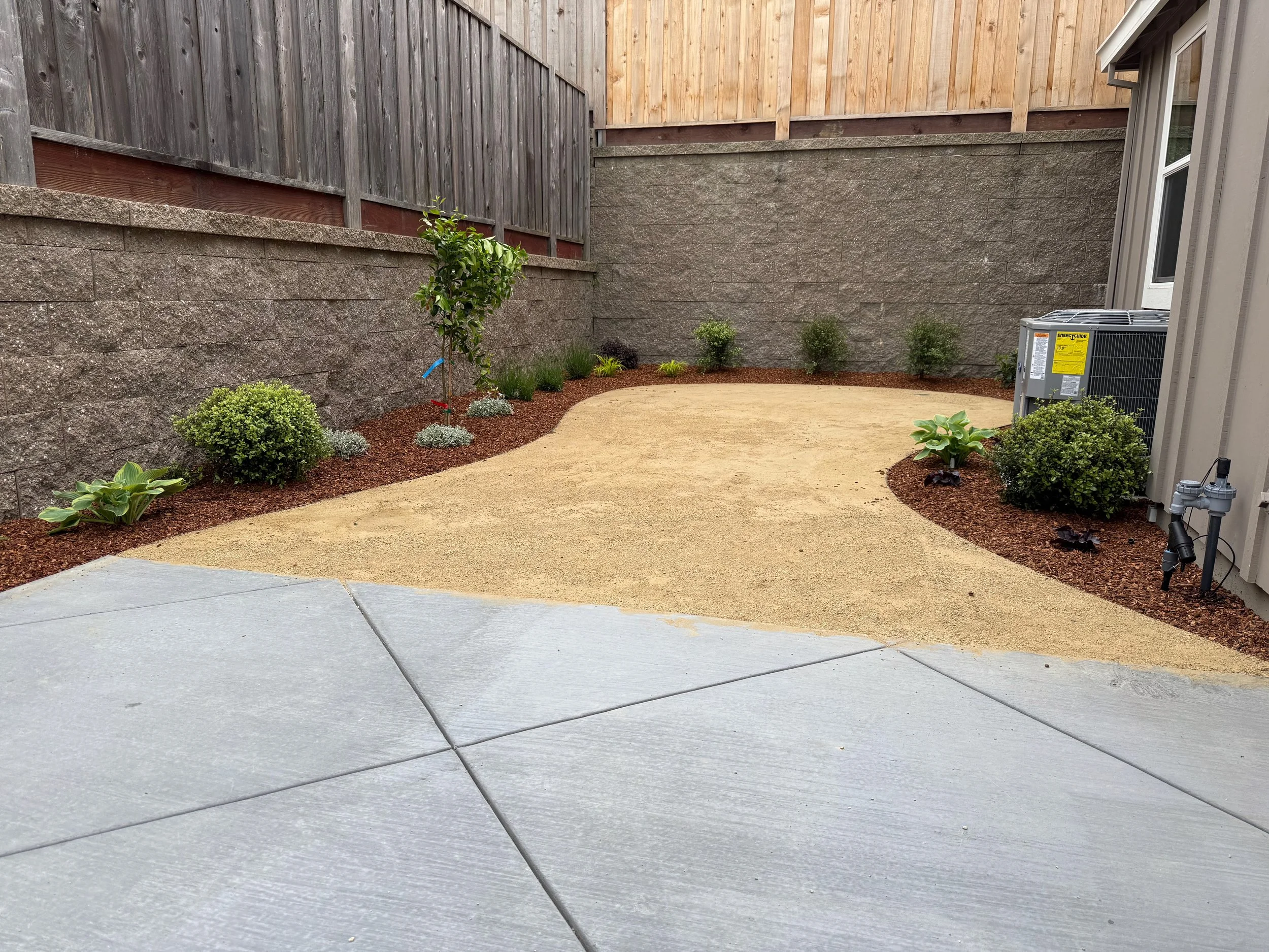 The Pros and Cons of Decomposed Granite for Landscaping in Sonoma County