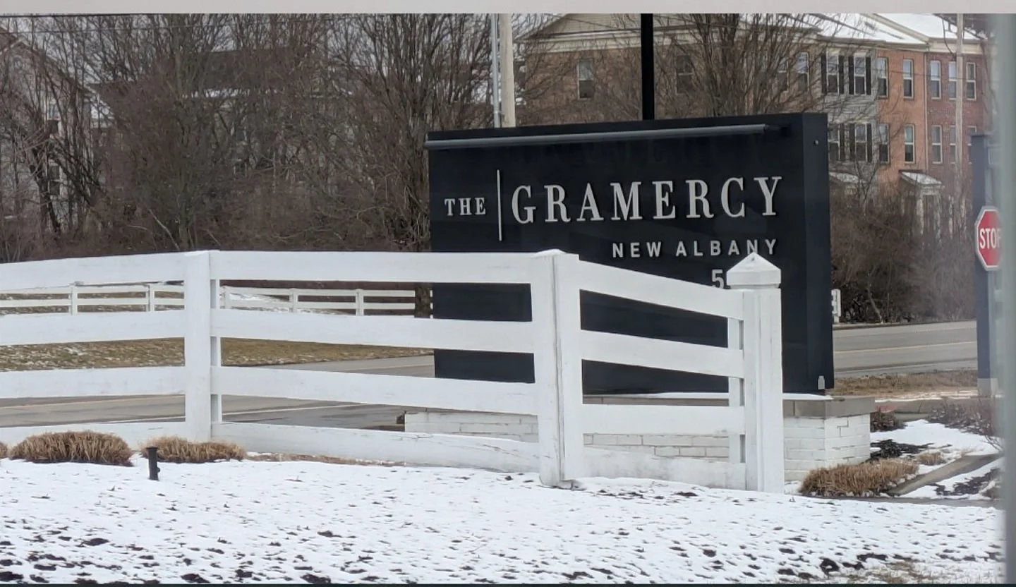 👀✨ Okay but really&hellip;Stop just looking at The Gramercy as you drive by 👋🚗 &mdash; pull on in and let&rsquo;s take a tour!
You might just find your perfect apartment home waiting for you 🏡💛 
With spacious 1, 2, and 3 bedroom floor plans, the