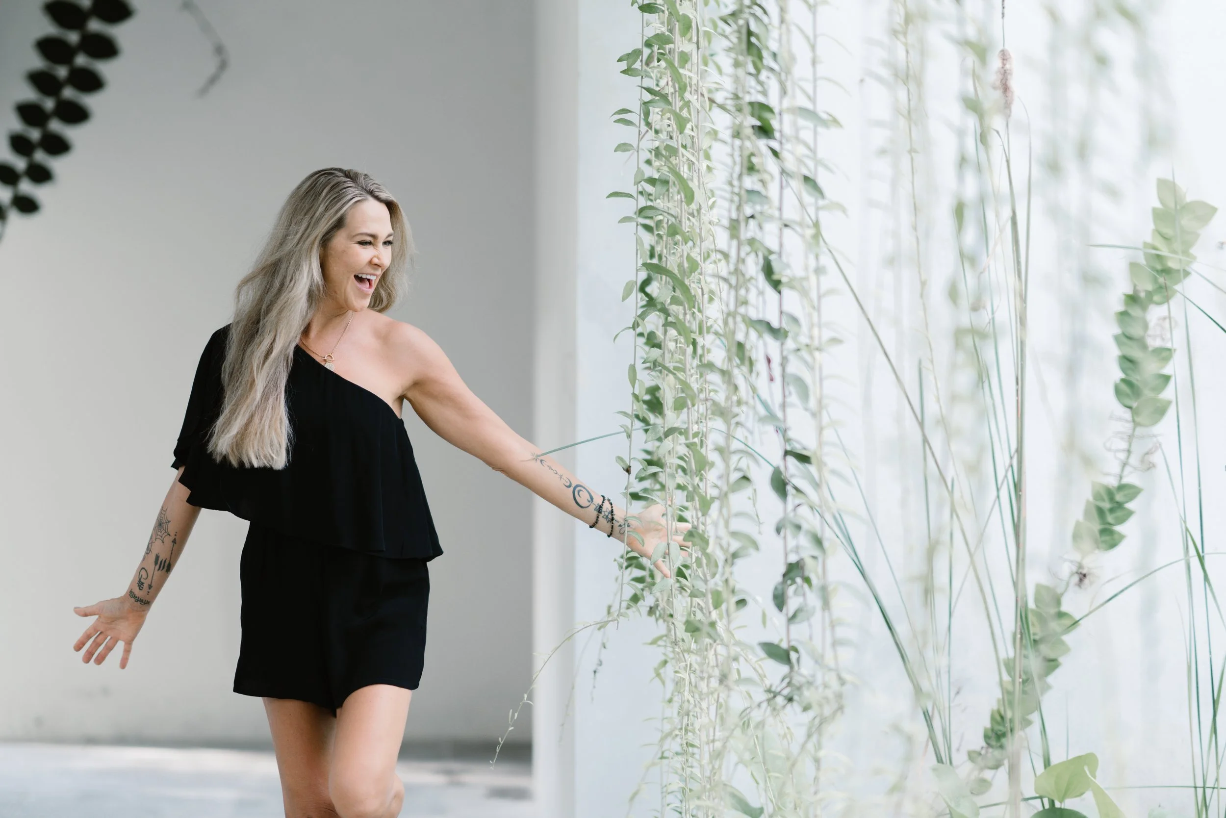 The Presence Method led by Alysa Osvog to regulate the nervous system, expand capacity and lead with embodied presence.