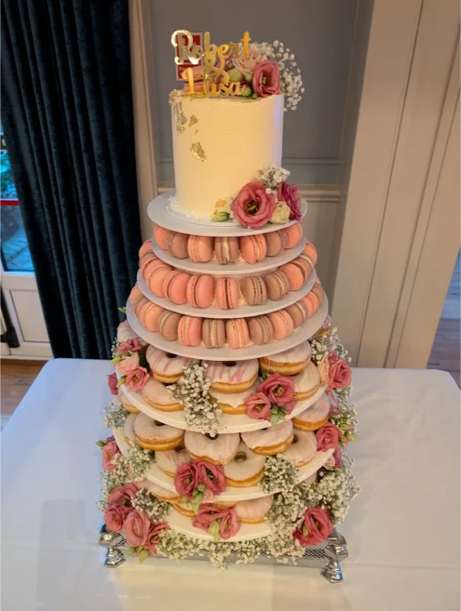 wedding_desserts_donuts_macarons_blush_pink_springfield_hotel_1.webp