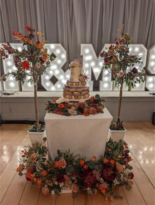 wedding_desserts_donuts_macarons_parview_hotel_autumn_colors_3.webp