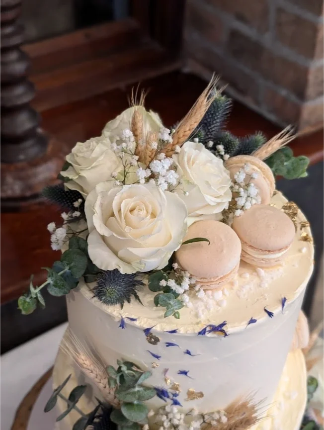 2tier_wedding_cake_rustic_barberstown_castle_1.webp