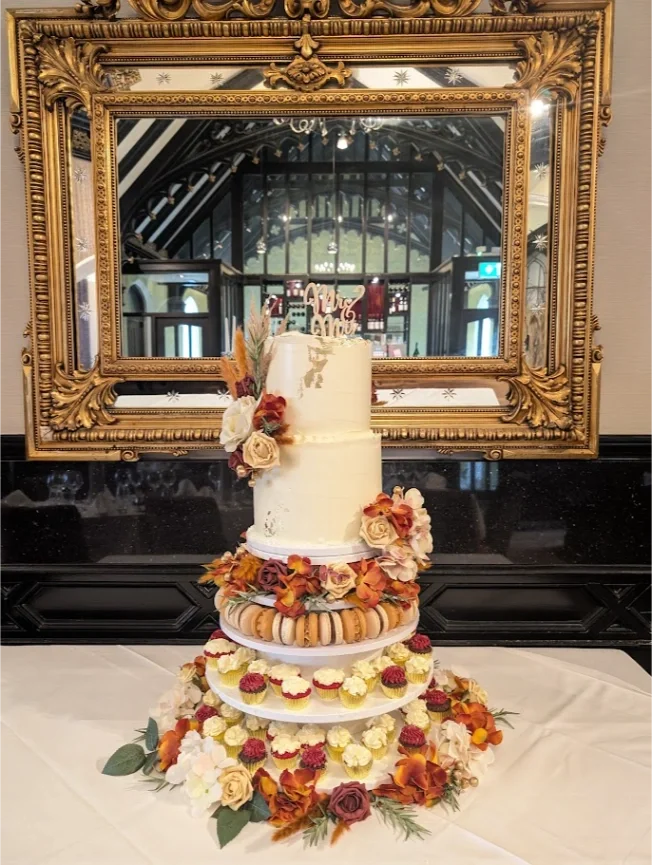 wedding_desserts_mini_cupcakes_macarons_clontarf_hotel_autumn_colors.webp