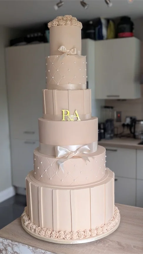 6tier_wedding_cake_dublin_champagne1.webp