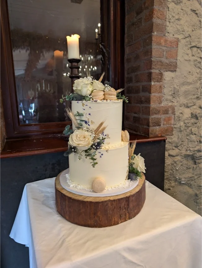 2tier_wedding_cake_rustic_barberstown_castle_2.webp