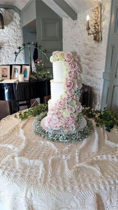 3tier_wedding_cake_blush_pink_roses_dublin_1.webp