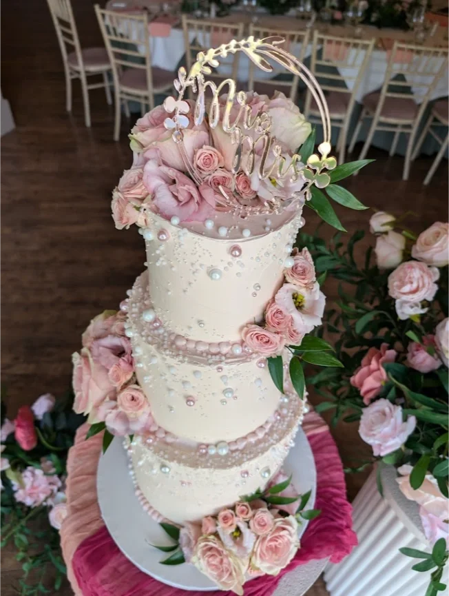 3tier_wedding_cake_blush_pink_roses_boyne_hill_house_3.webp