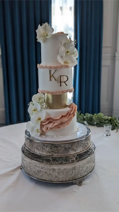 4tier_wedding_cake_westgrove_hotel2.webp