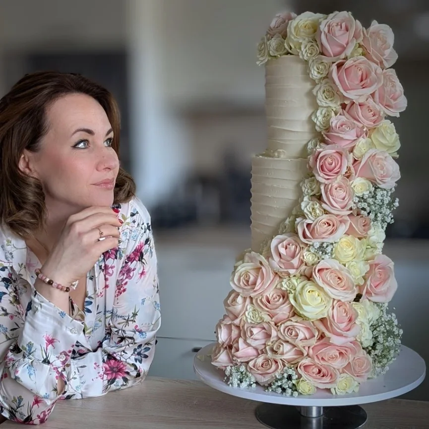 3tier_wedding_cake_blush_pink_roses_dublin_2.webp