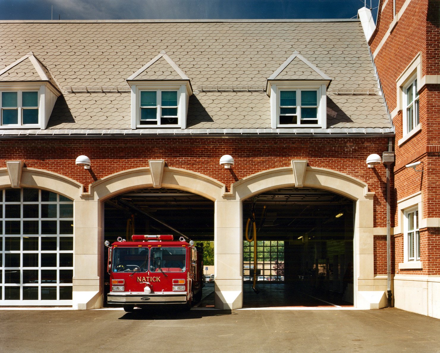 9409AXP_fire bay.jpg