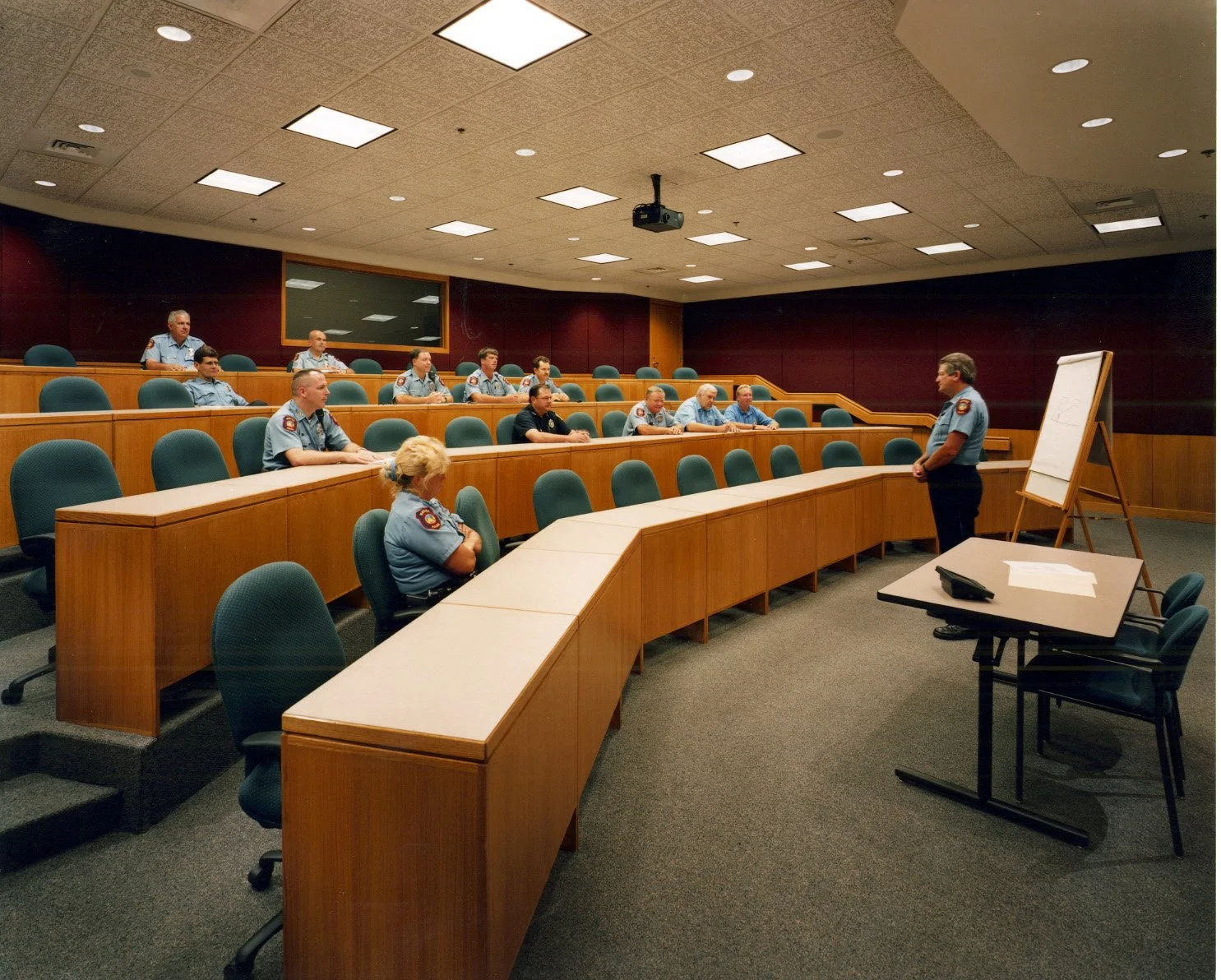 9409AIP_conference rm.jpg