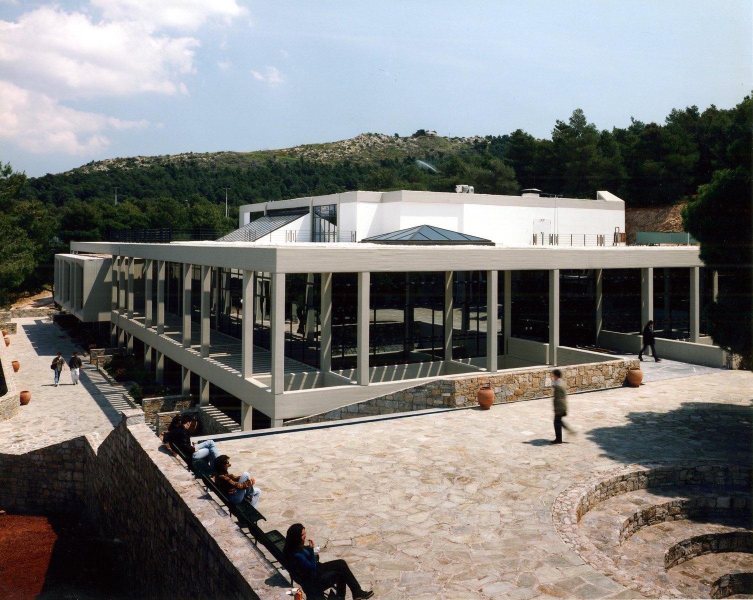 9204AXP_view from W.jpg