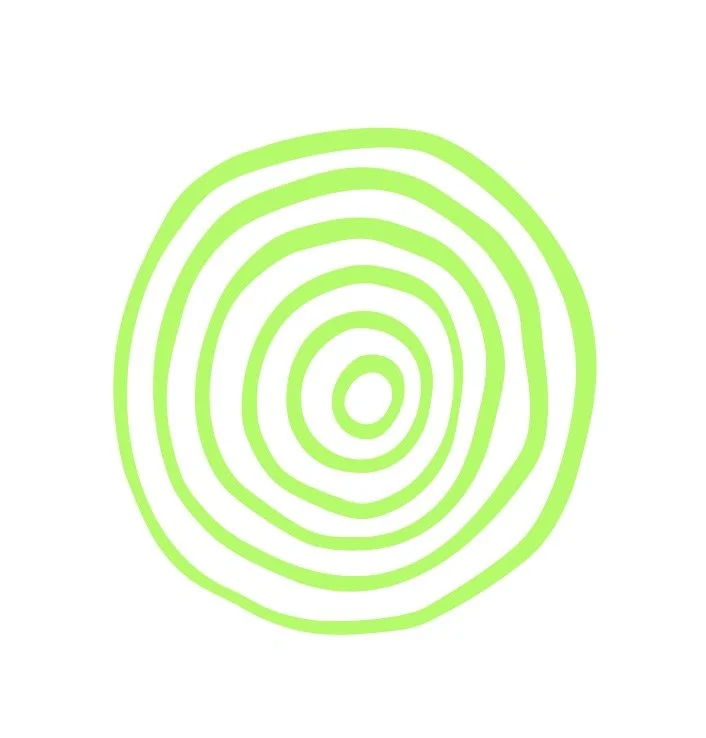 Grüne konzentrische Kreise auf weißem Hintergrund