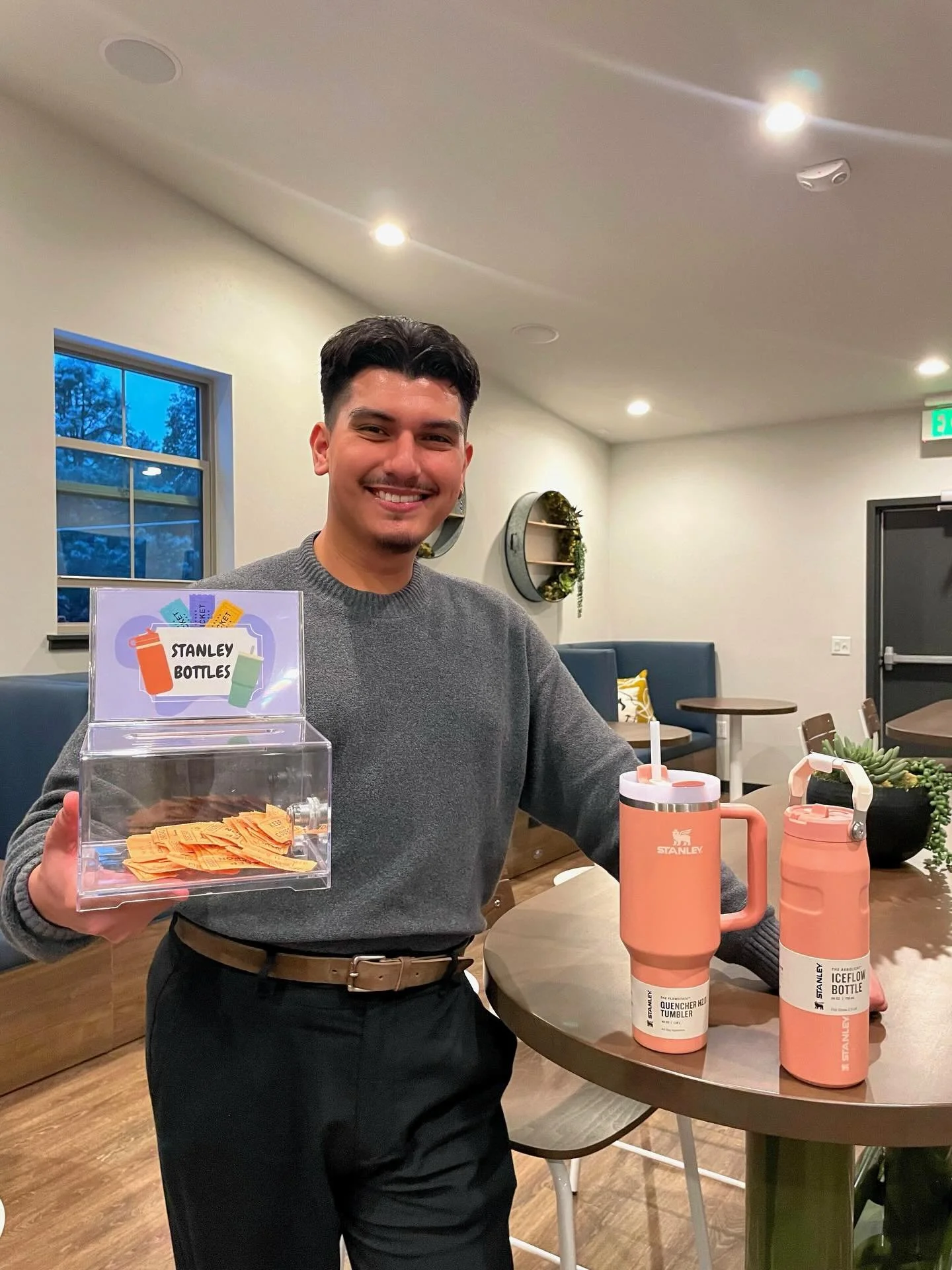 🎉 Congrats to our Renew Raffle Winner! 🎉

A huge shoutout to Kathleen for winning two Stanley Water Bottles! 💧

Stay tuned for tomorrow&rsquo;s winner! 👀

#thecommonsatsawmill #flagstaff #coastalridge #northernarizonauniversity #nau #naulumberjac