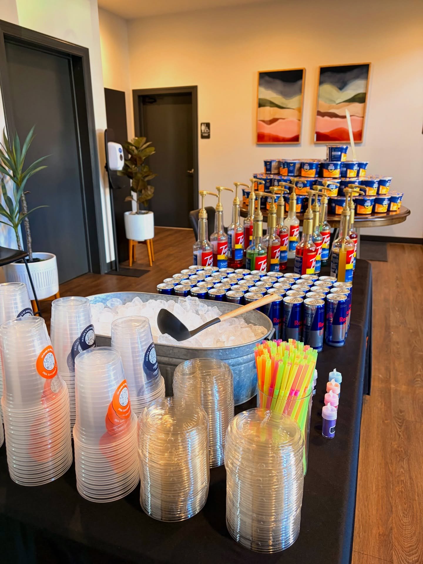 Thank you to everyone who came to our Energy Drink Bar Event this week! ⚡️ We hope it was able to give you an extra boost while prepping for finals! 📚 We love how much engagement it gets and we plan to keep it going into the new year! 😊

#jacksnaps