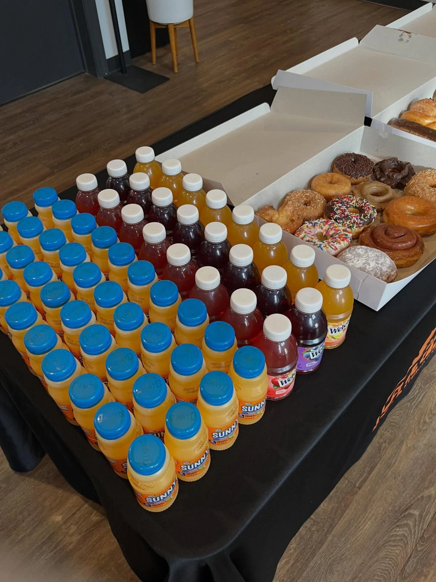 Thanks to everyone who came to our donut Friday event this morning! 🍩

We loved seeing you guys! What should we do next?

#coastalridge #thecommonsatsawmill #nau #naulumberjacks #jacksnaps