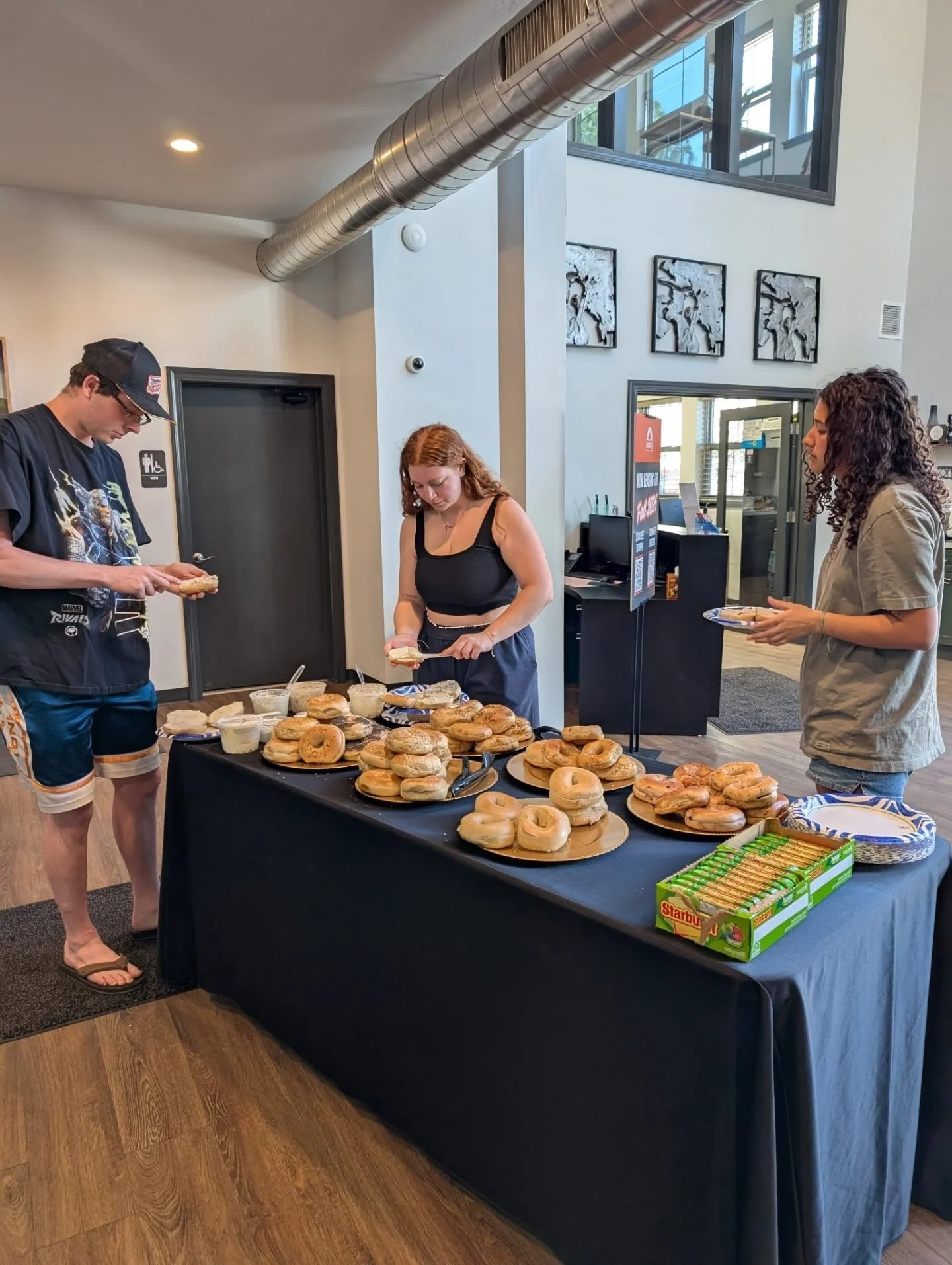 We loved getting the day started with some Bagel Friday! Thank you to our residents who stopped by this morning to grab some bagels! 🥯

Leave us a like or comment if you want another Bagel Friday soon!!! 🗓️

#thecommonsatsawmill #naulumberjacks #na