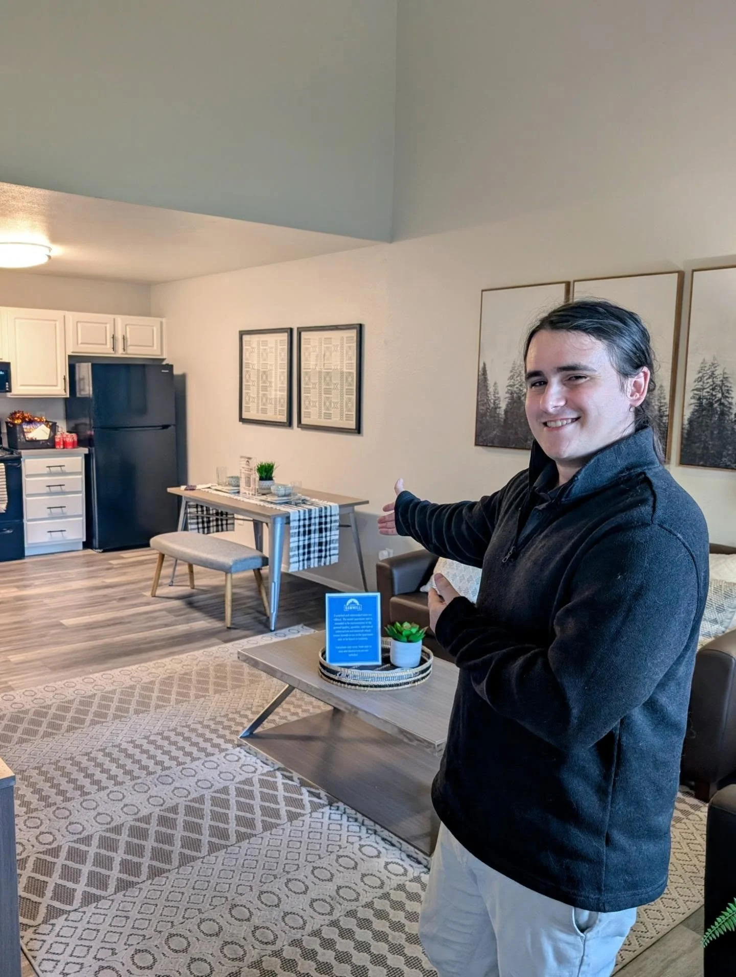 Fall 2027 spaces are already filling up and you'll want to check out our Early Bird special before it's gone! 💨

Schedule your tour and apply today to be one of just 10 more people to lock in this special! 🔏

#thecommonsatsawmill #nauhousing #flags