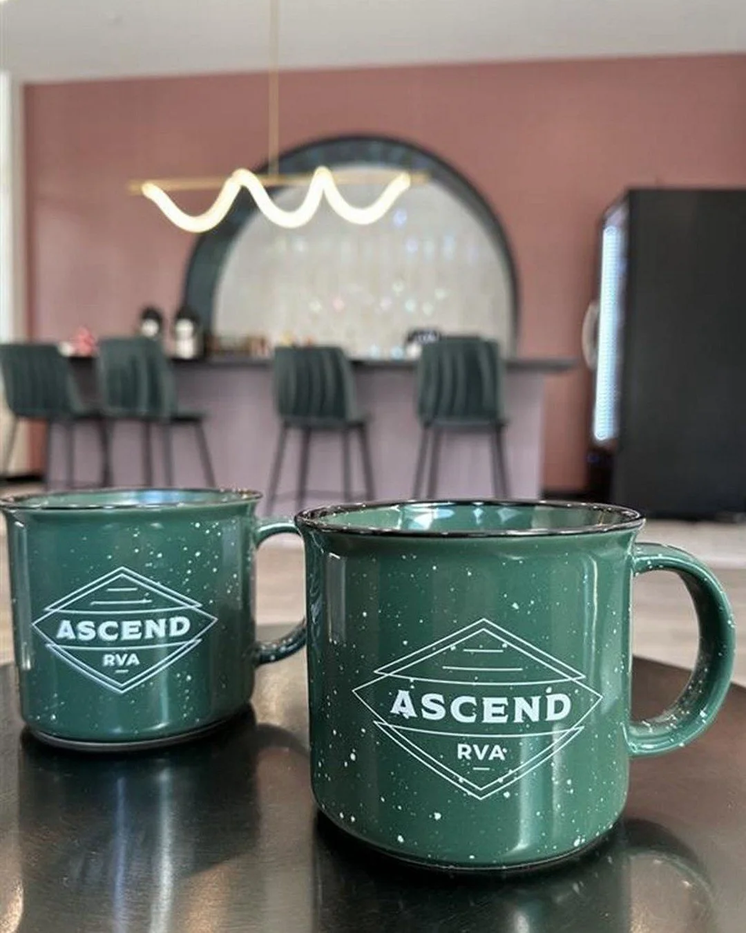 Because everything&rsquo;s better with hot cocoa🍫☕️
Thankful for everyone who came out!
#residentevent #AscendRVA #hotcoco #winterseasson #cozyvibes #apartmentliving