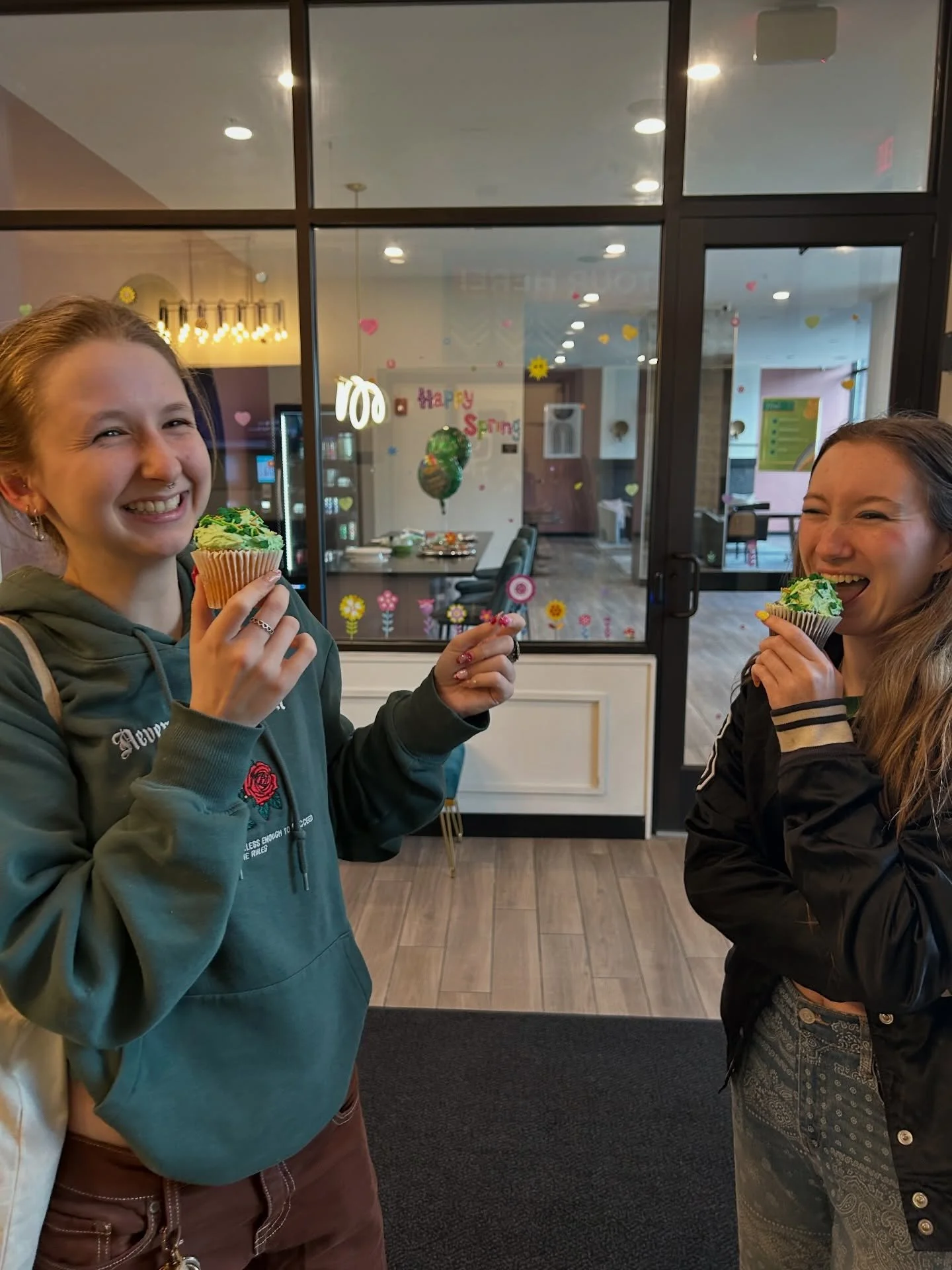 Happy (belated) St. Patrick&rsquo;s Day! Thanks for coming to our cupcake decorating party!! 🧁🇮🇪☘️✨#rva #studentliving #vcu #vuu #apartment