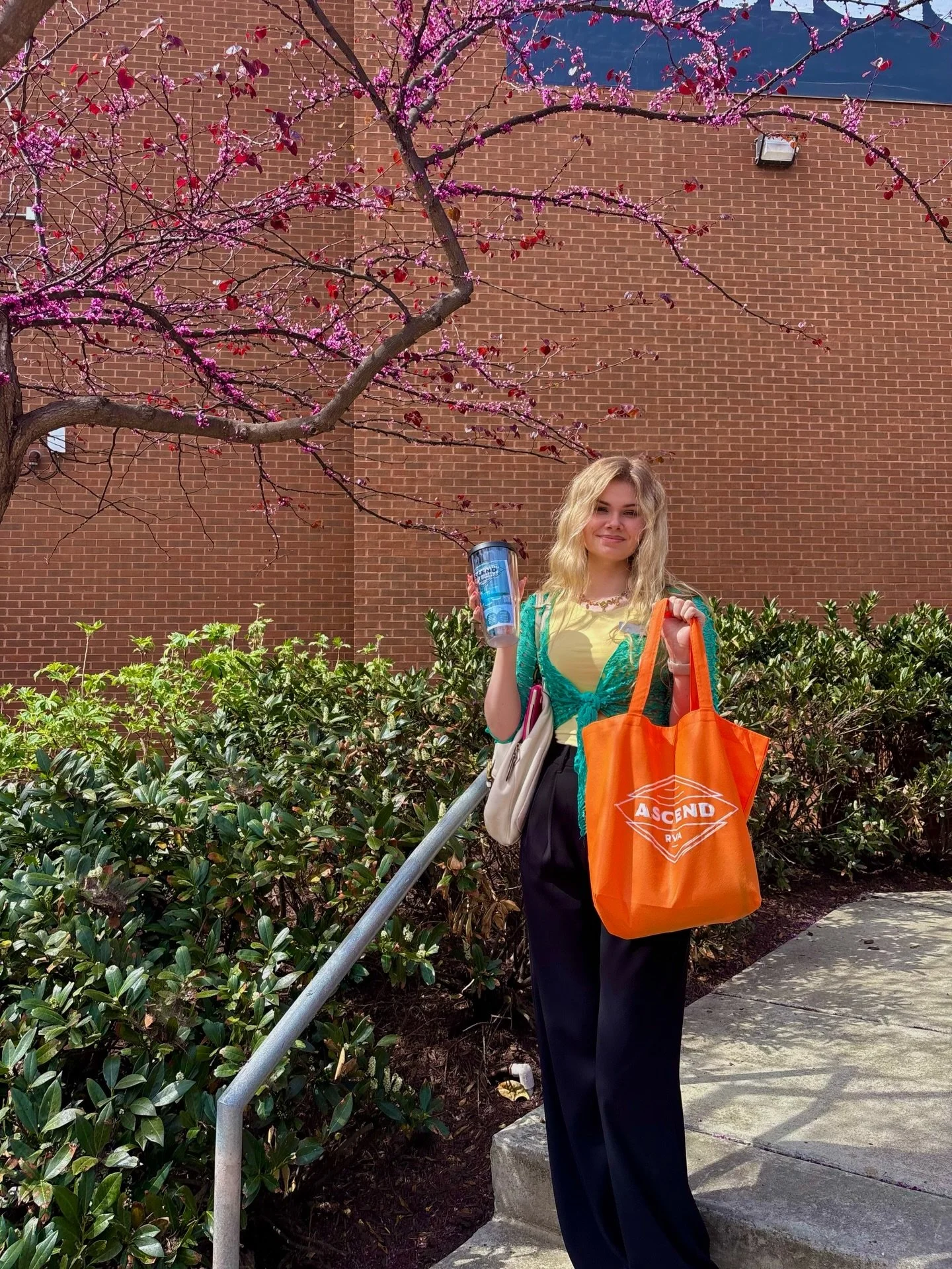 Yay Giveaways!! We&rsquo;ve had so much fun coming to campus to talk to everyone and give out some goodies! Keep an eye out for our leasing team on campus! ✨☀️🤩 #rva #ascend #vcu #vuu #apartmentliving