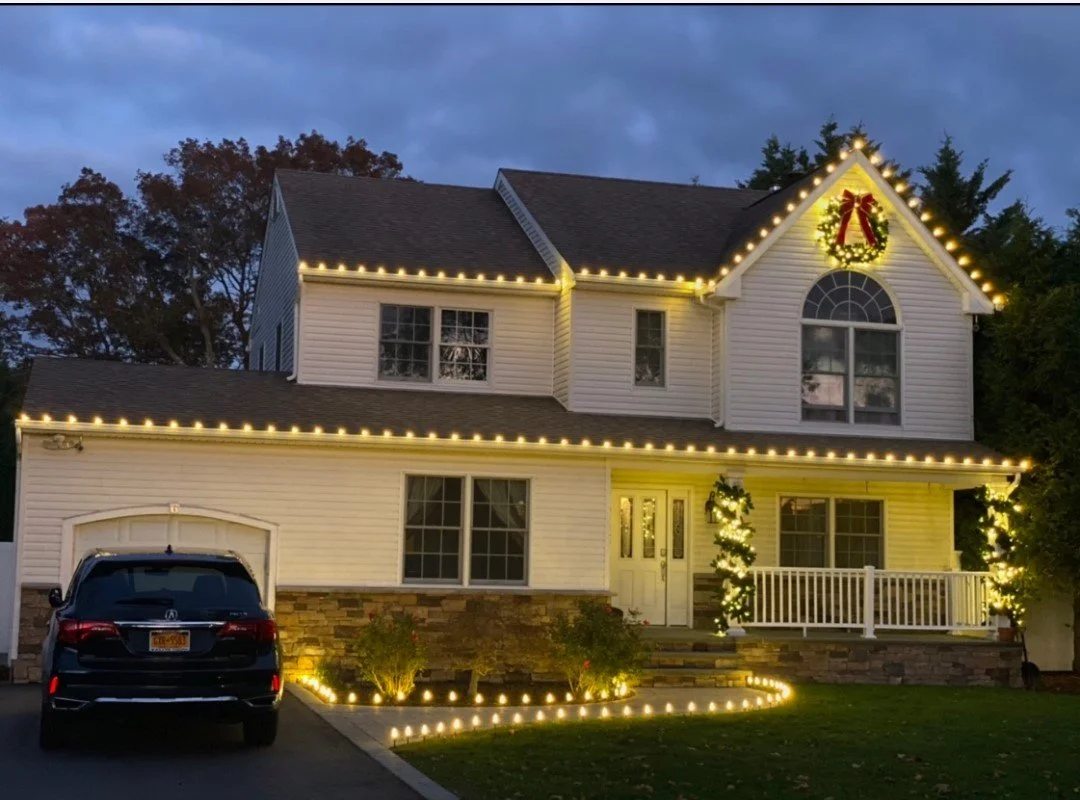 Paramus New Jersey C9 Bulbs along a roof by Direct Winter Solutions 