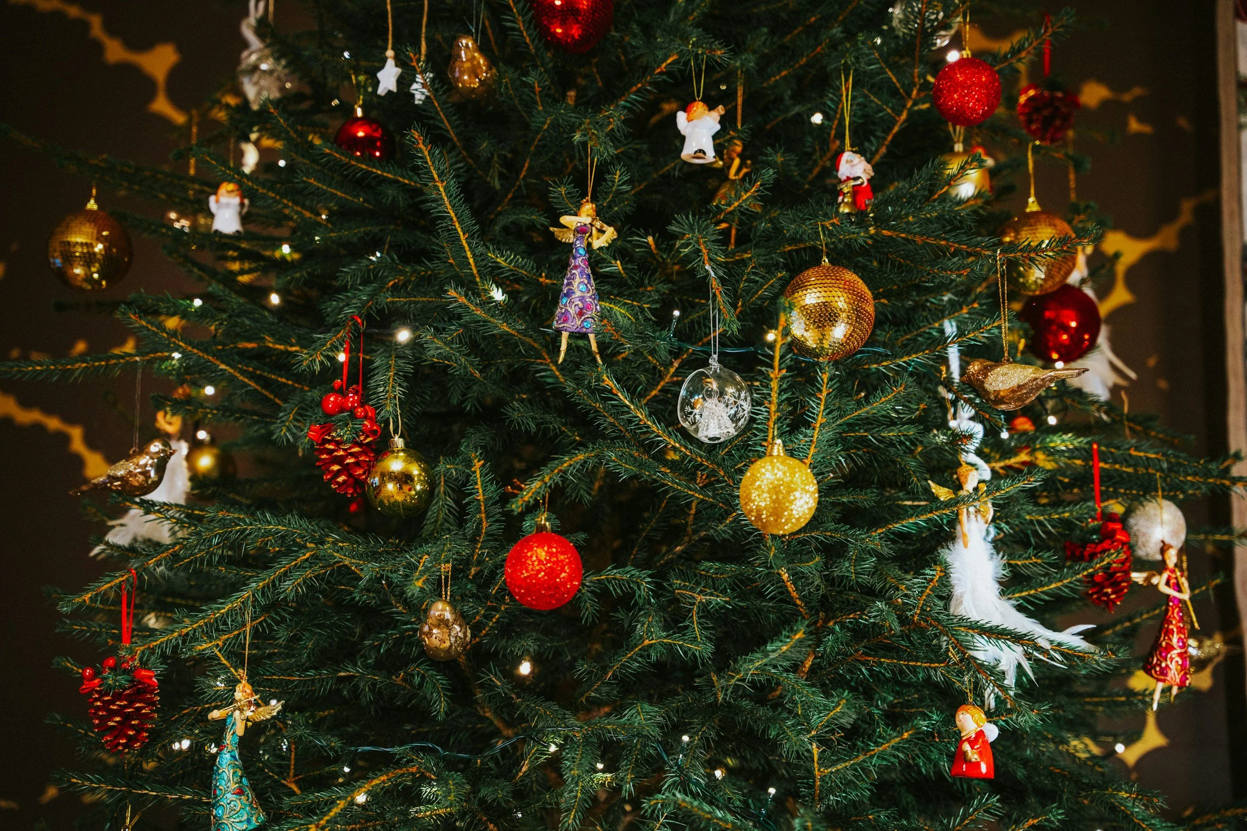 How to Navigate the Holidays When Family Relationships Feel Complicated