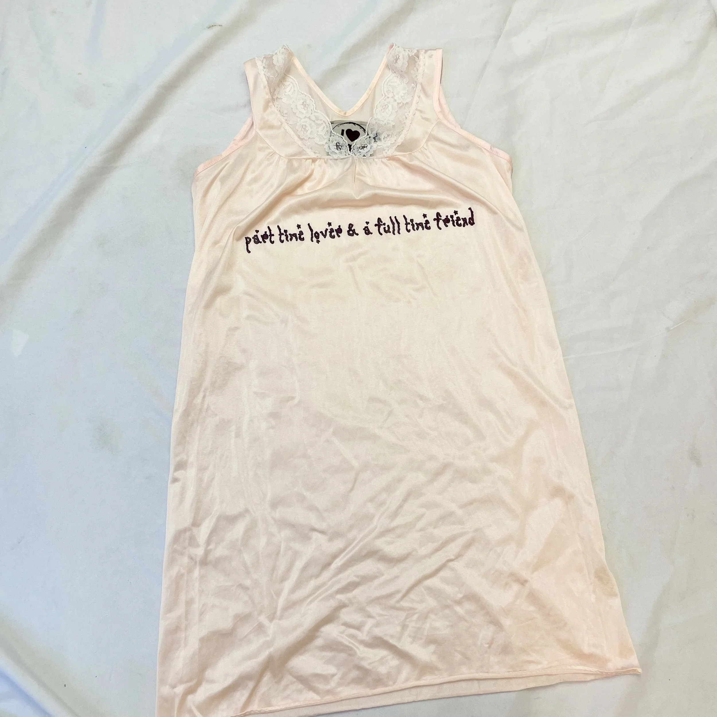 women's M moldy peaches