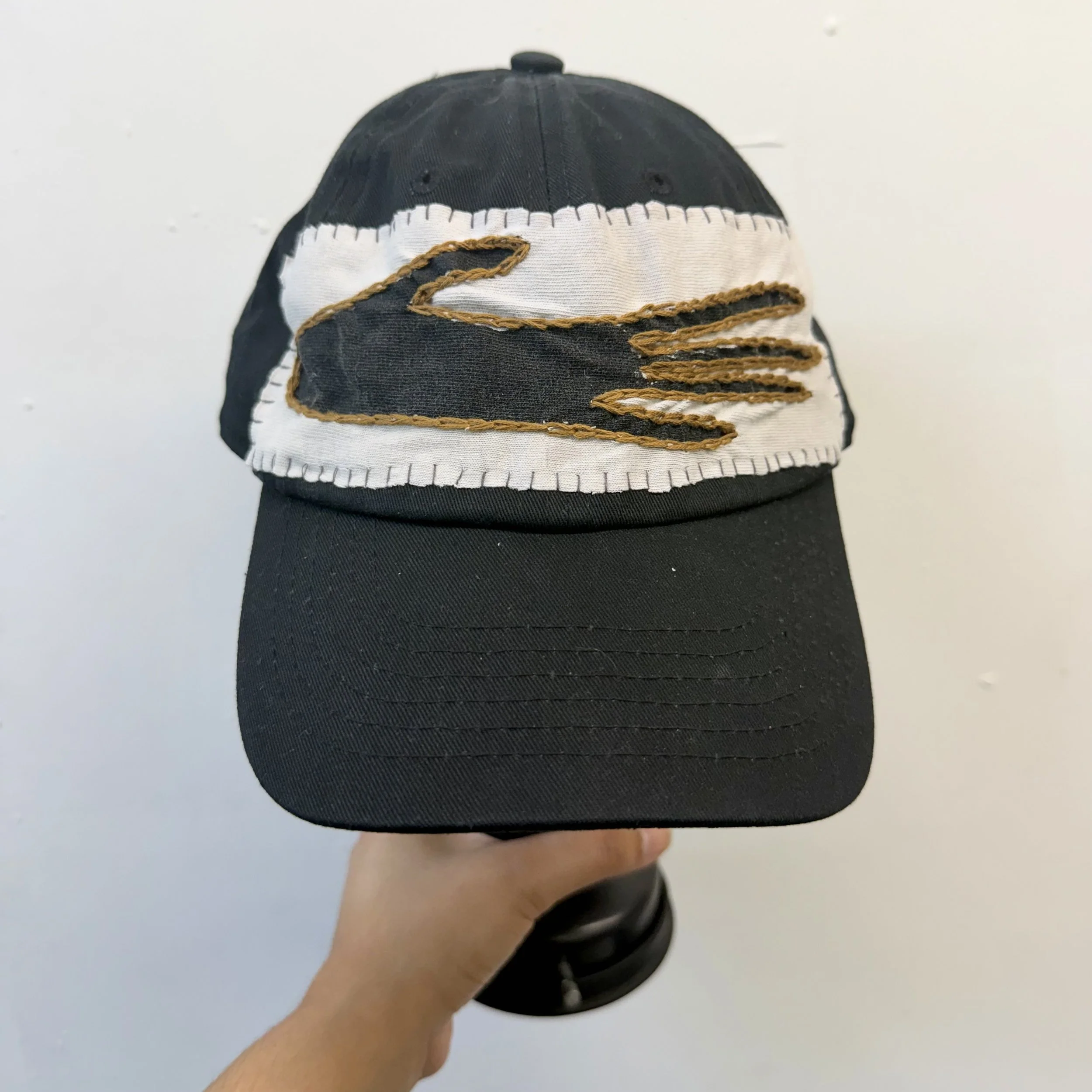 handsy hat!
