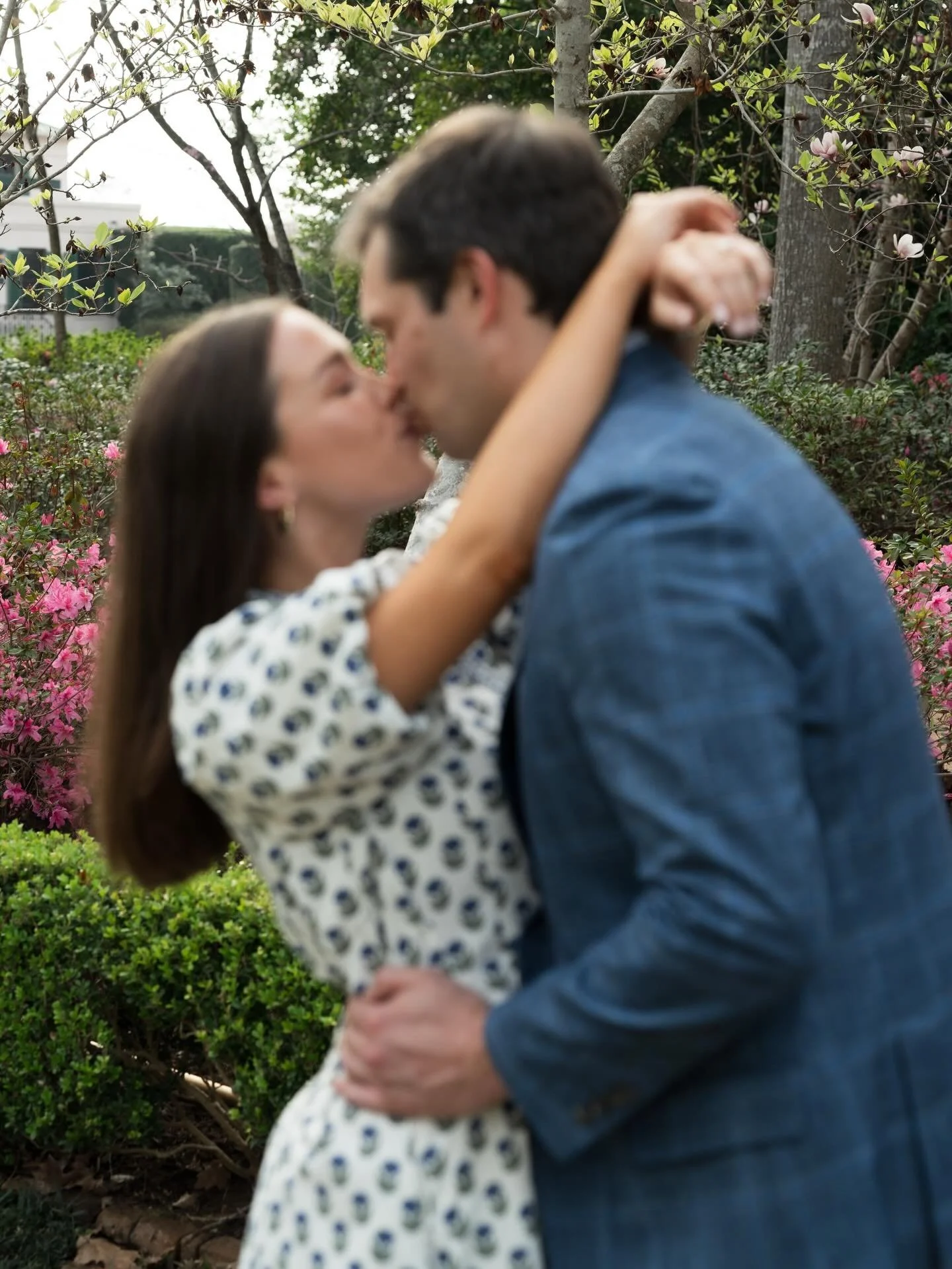 Springtime engagement photos in the garden ⛲️🪴🌸