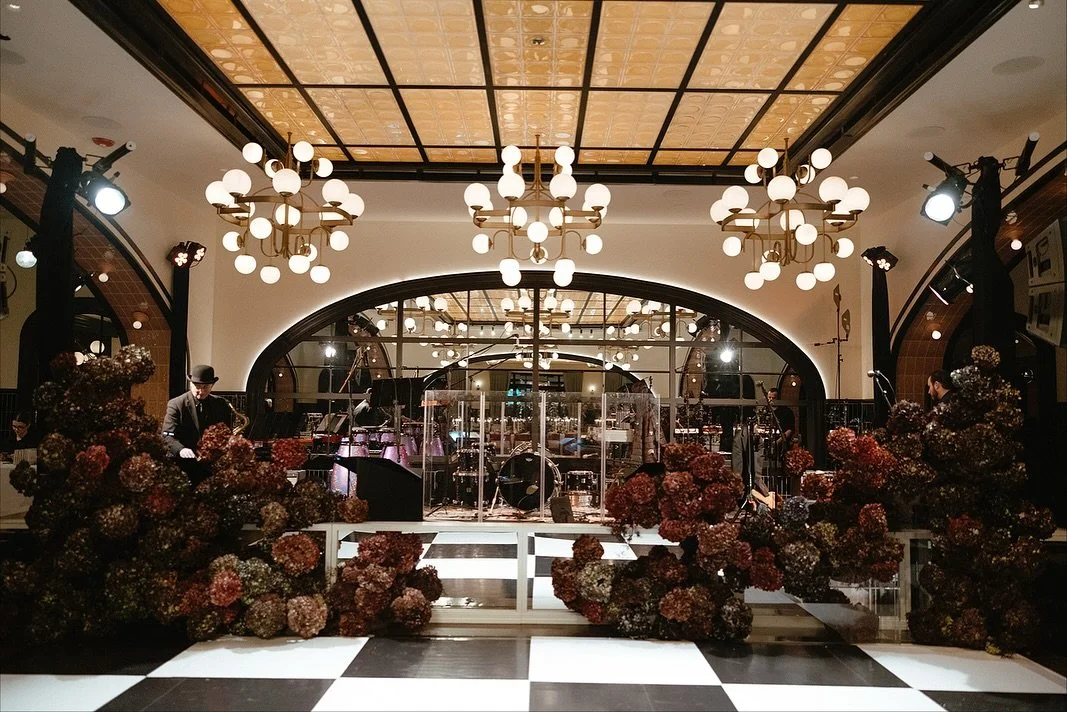 ✨ LUXURY WEDDING DINNER PARTY VIBES | CHICAGO ✨

Think New York supper club meets Old World elegance.
For our effortlessly cool couple, this celebration was designed to feel like a candlelit art installation, not just a reception. 🍷🍒

🔍 Details th
